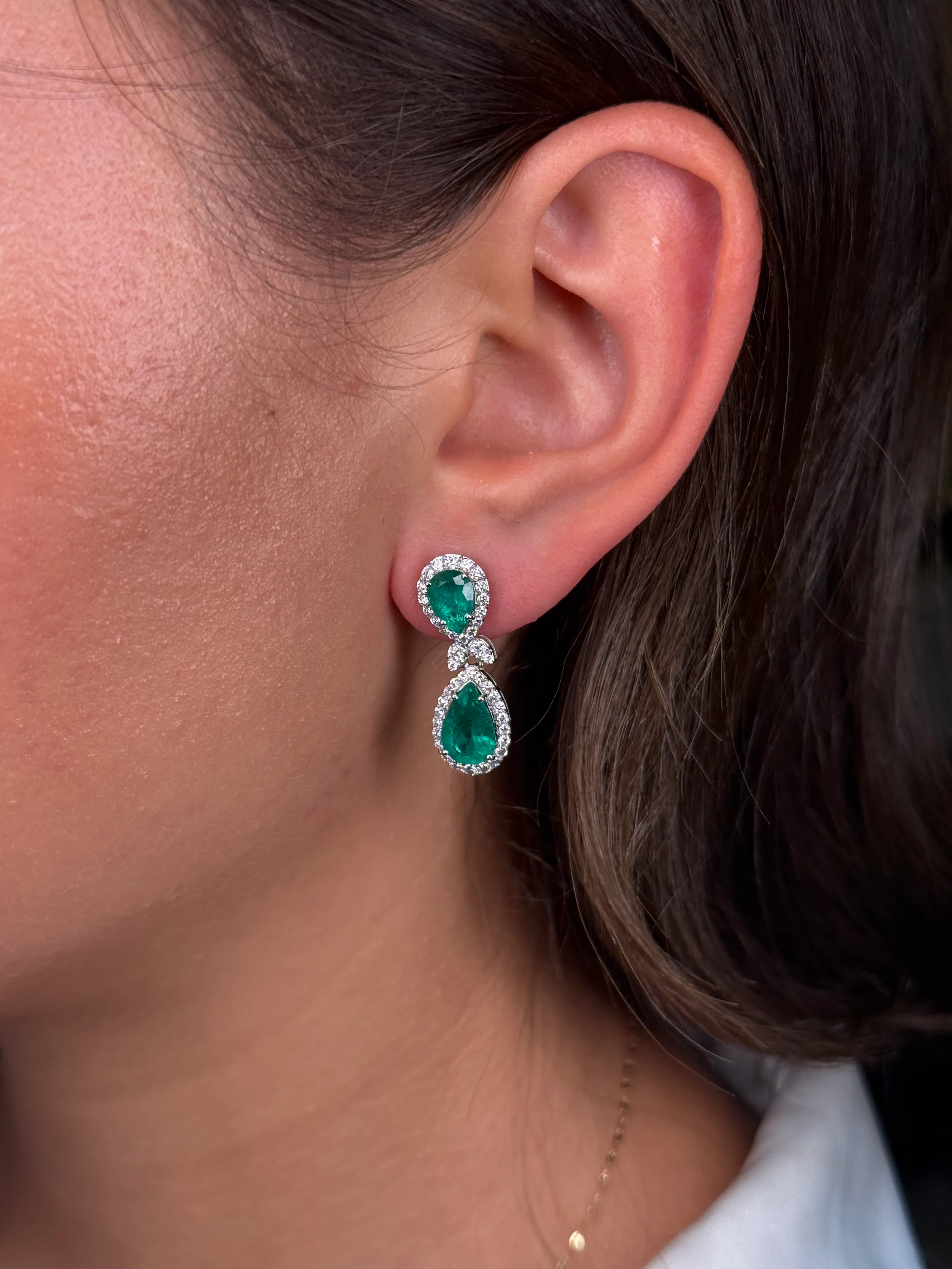 Ladies Pear Emerald and Round Diamond Earring - Image 2