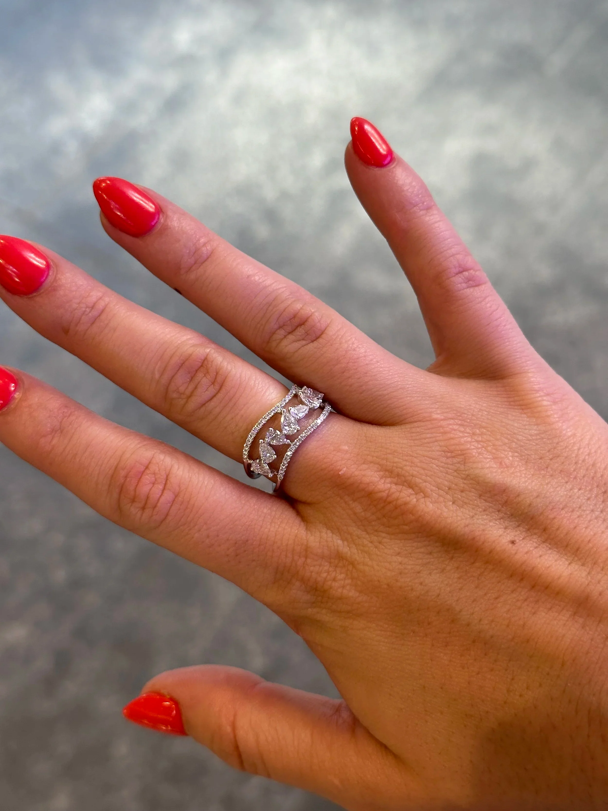 Ladies Alternating Pear Wide Diamond Ring - Image 4