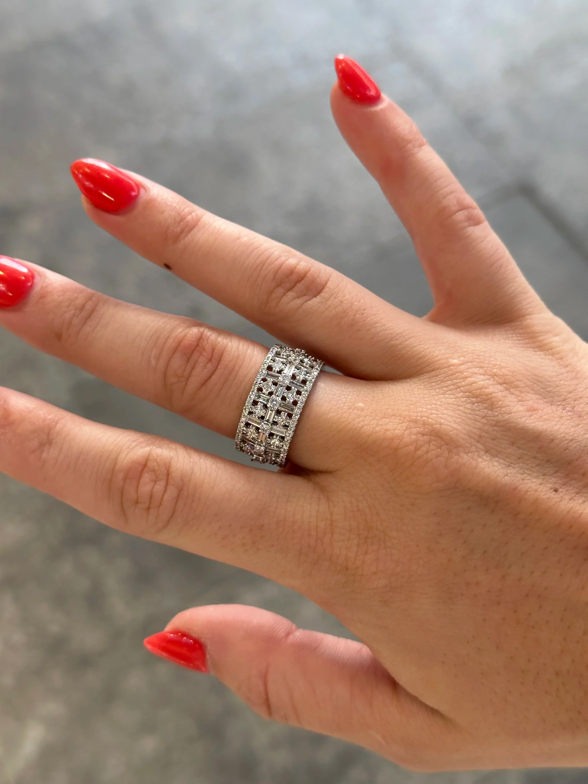 Ladies Alternating Round, Princess, Baguette Diamond Eternity Band - Image 2