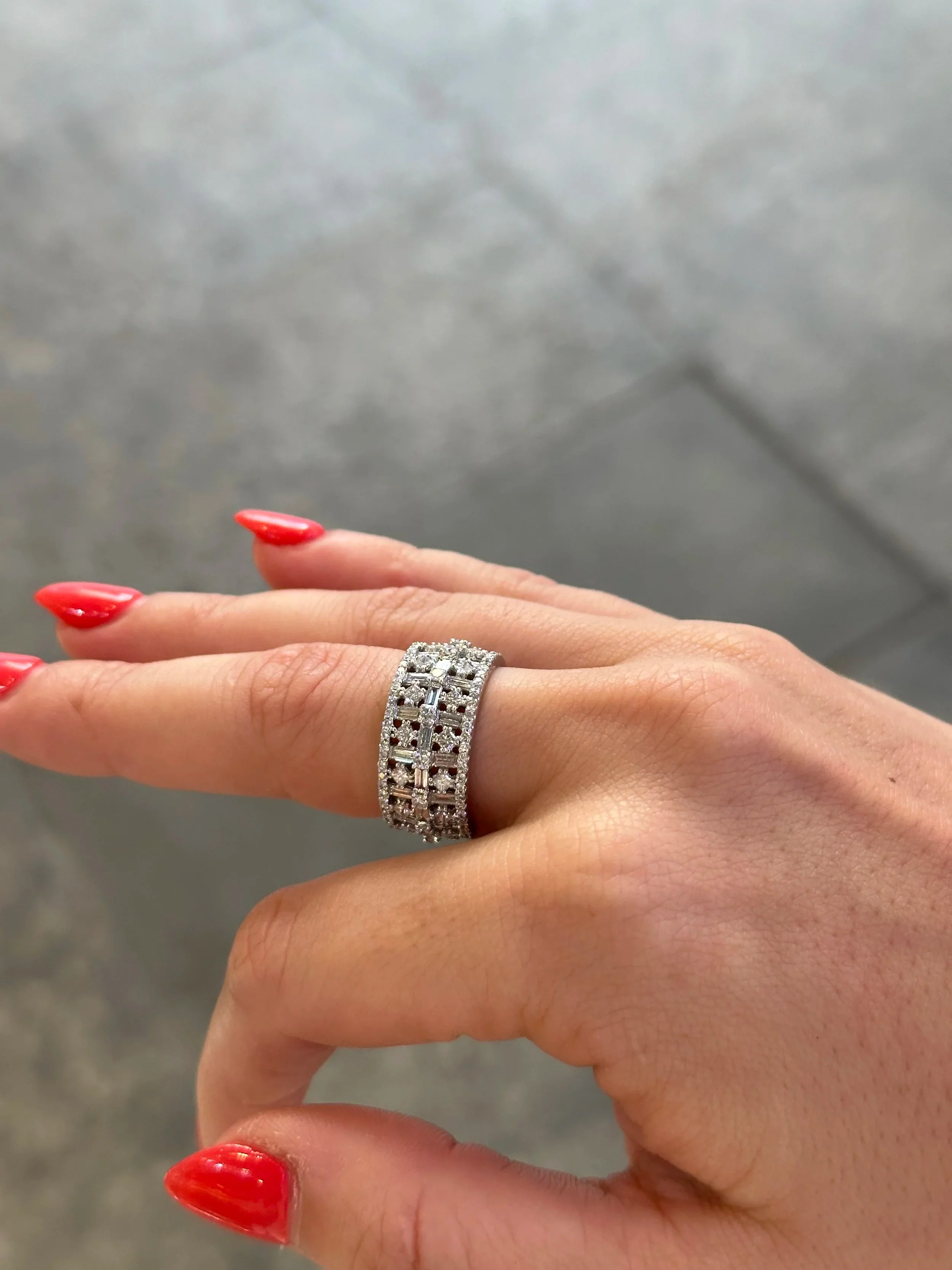 Ladies Alternating Round, Princess, Baguette Diamond Eternity Band - Image 3