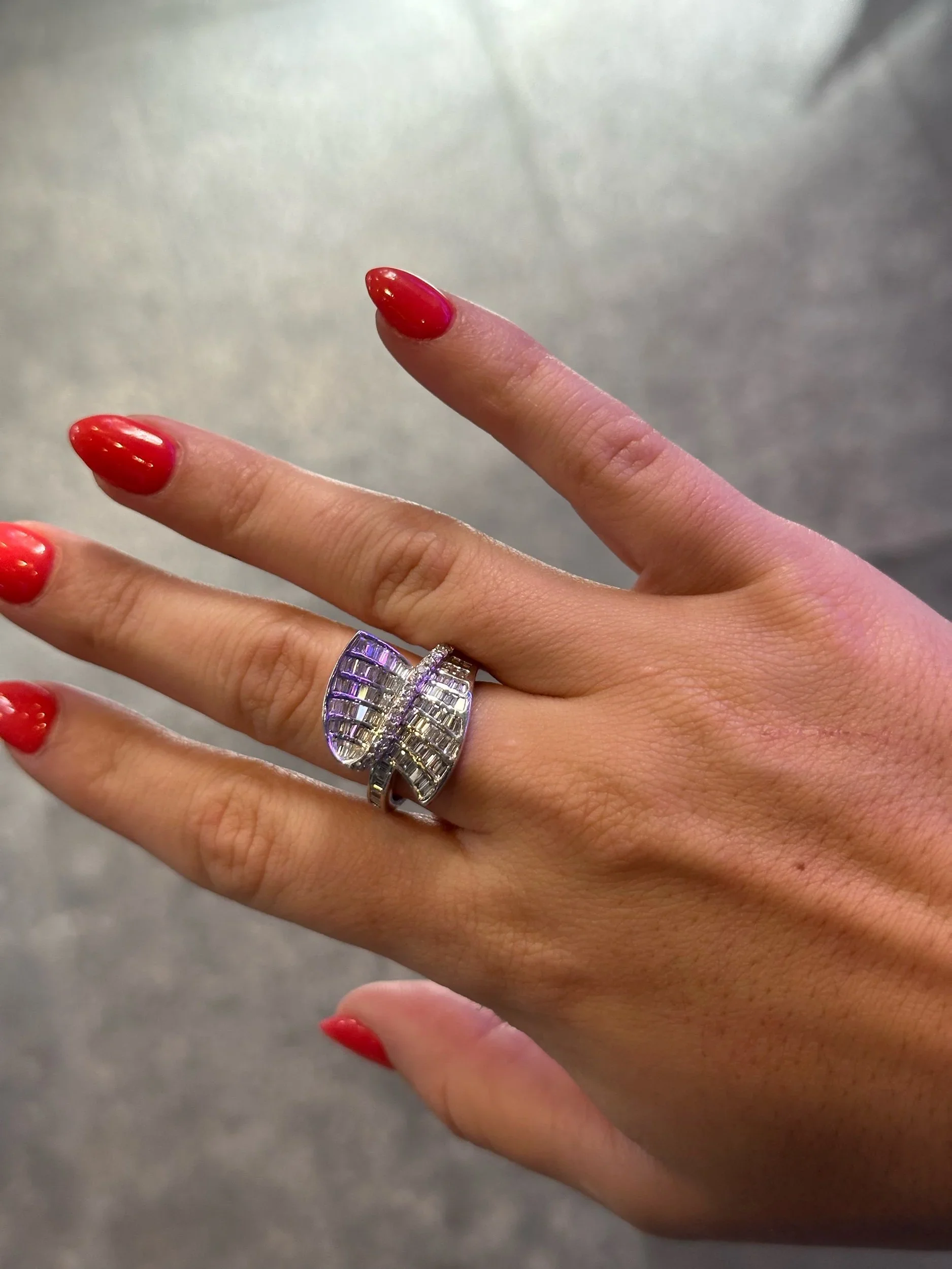 Ladies Baguette and Round Diamond Ring - Image 2