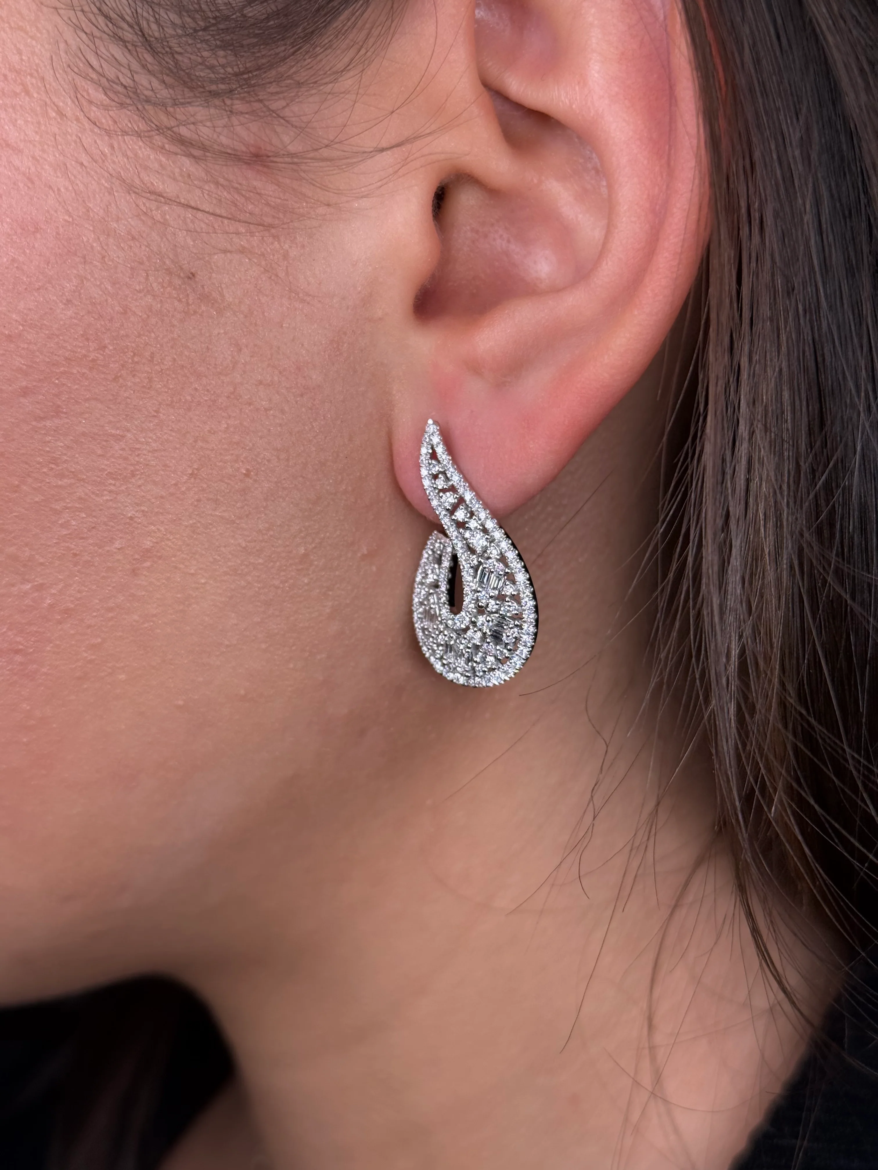 Ladies Baguette Pear and Round Diamond Hook Earring - Image 4