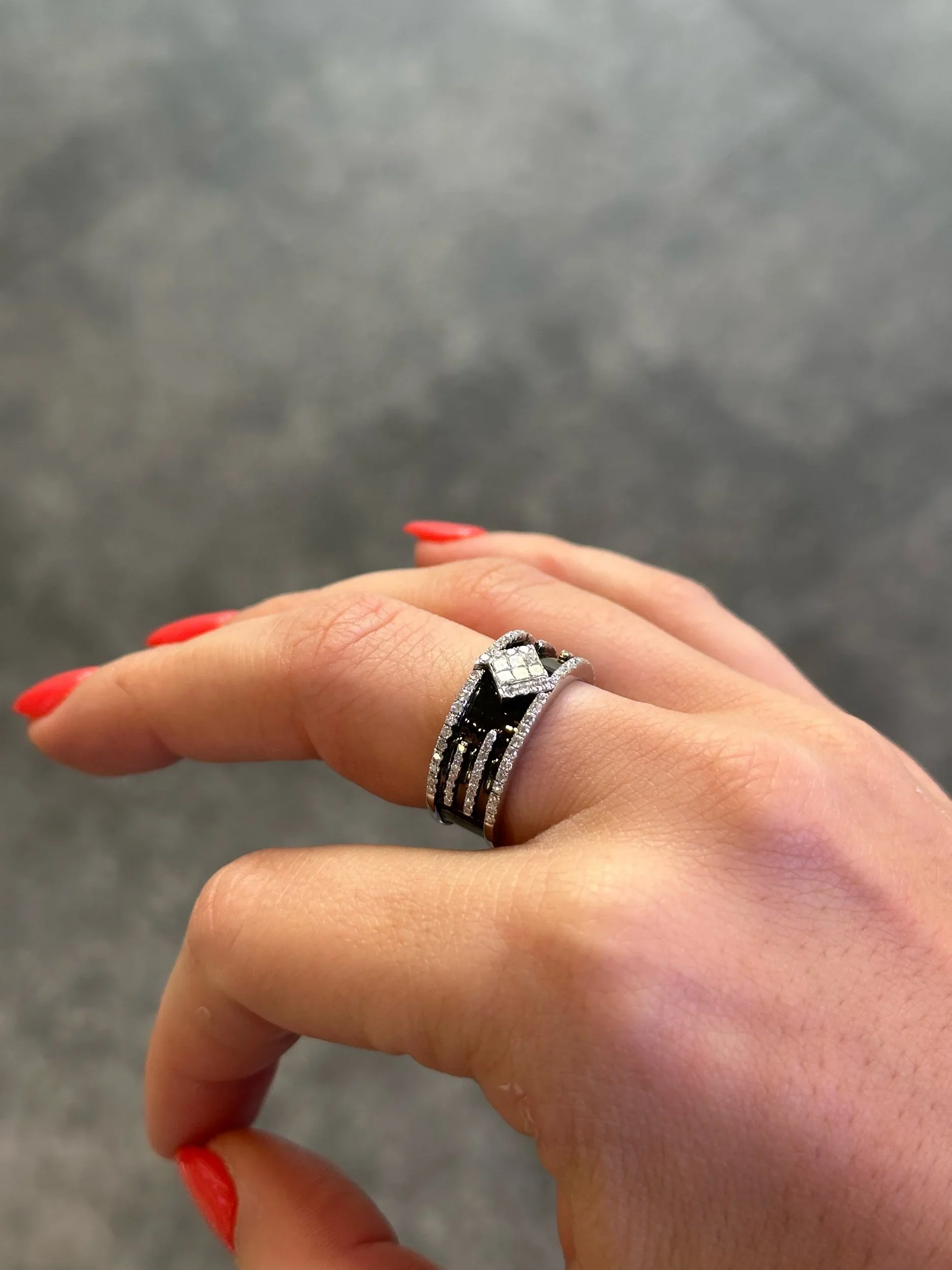 Ladies Black Onyx and Round Diamond Ring - Image 3