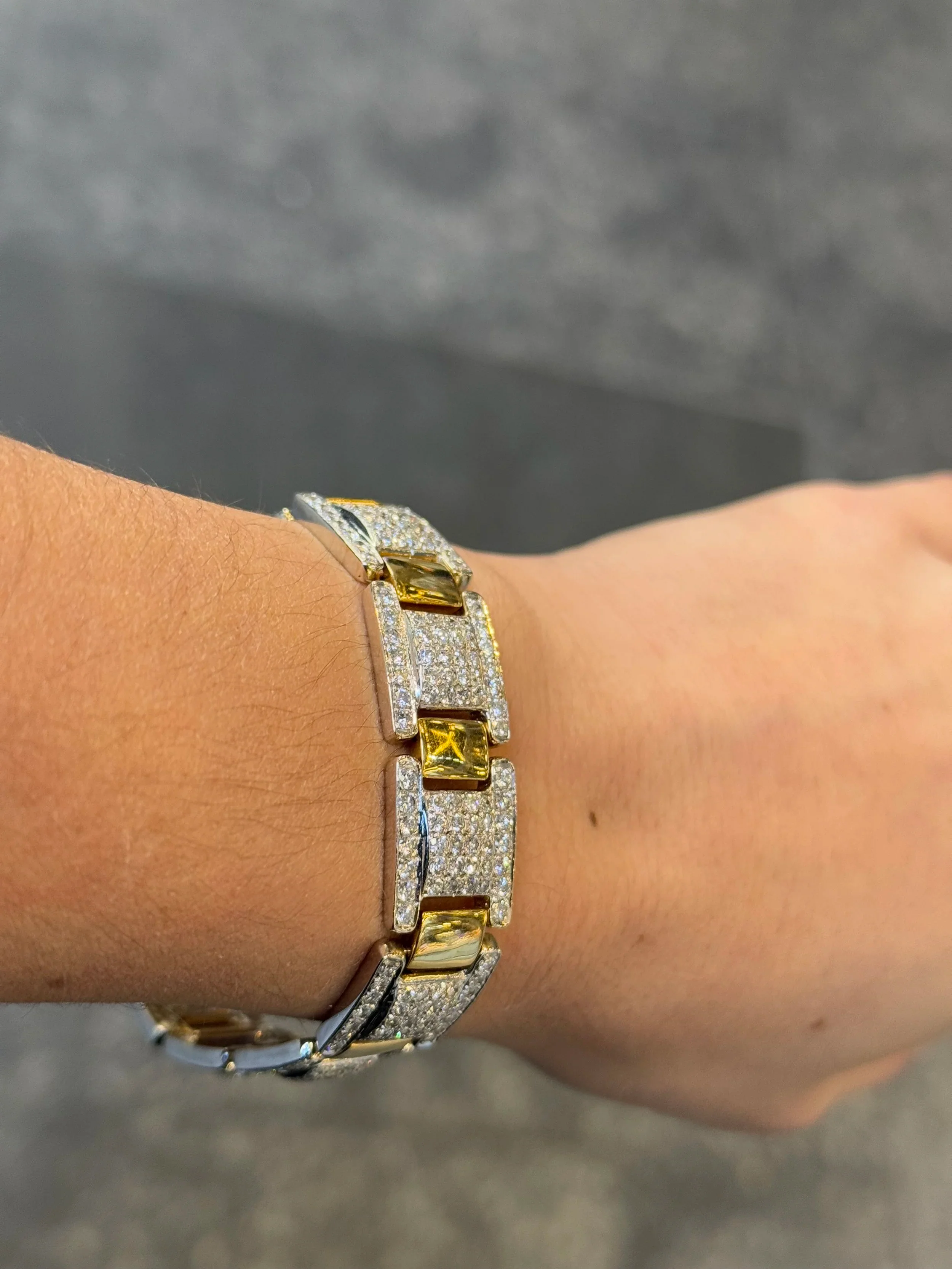 Ladies Bold Pave Set Bracelet - Image 3