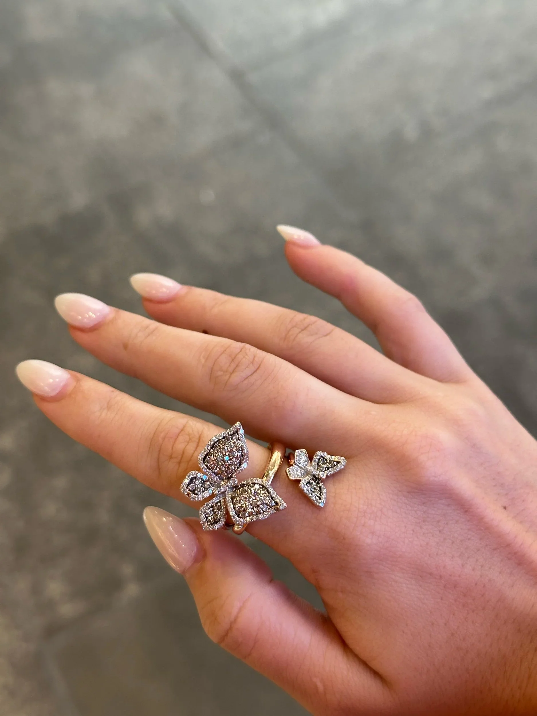 Ladies Butterfly Round Diamond Ring - Image 2