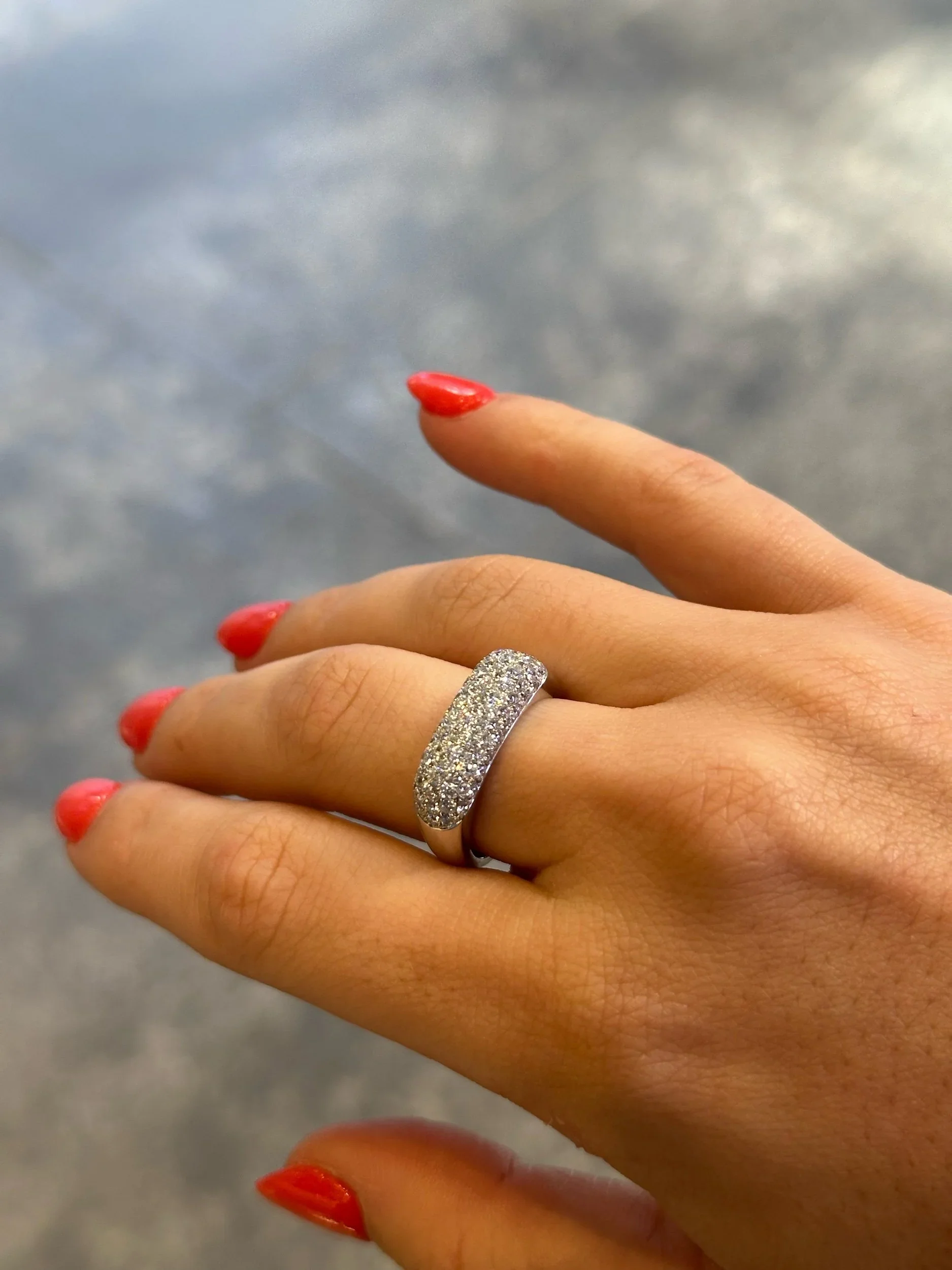 Ladies Center Pave Round Diamond Ring - Image 2