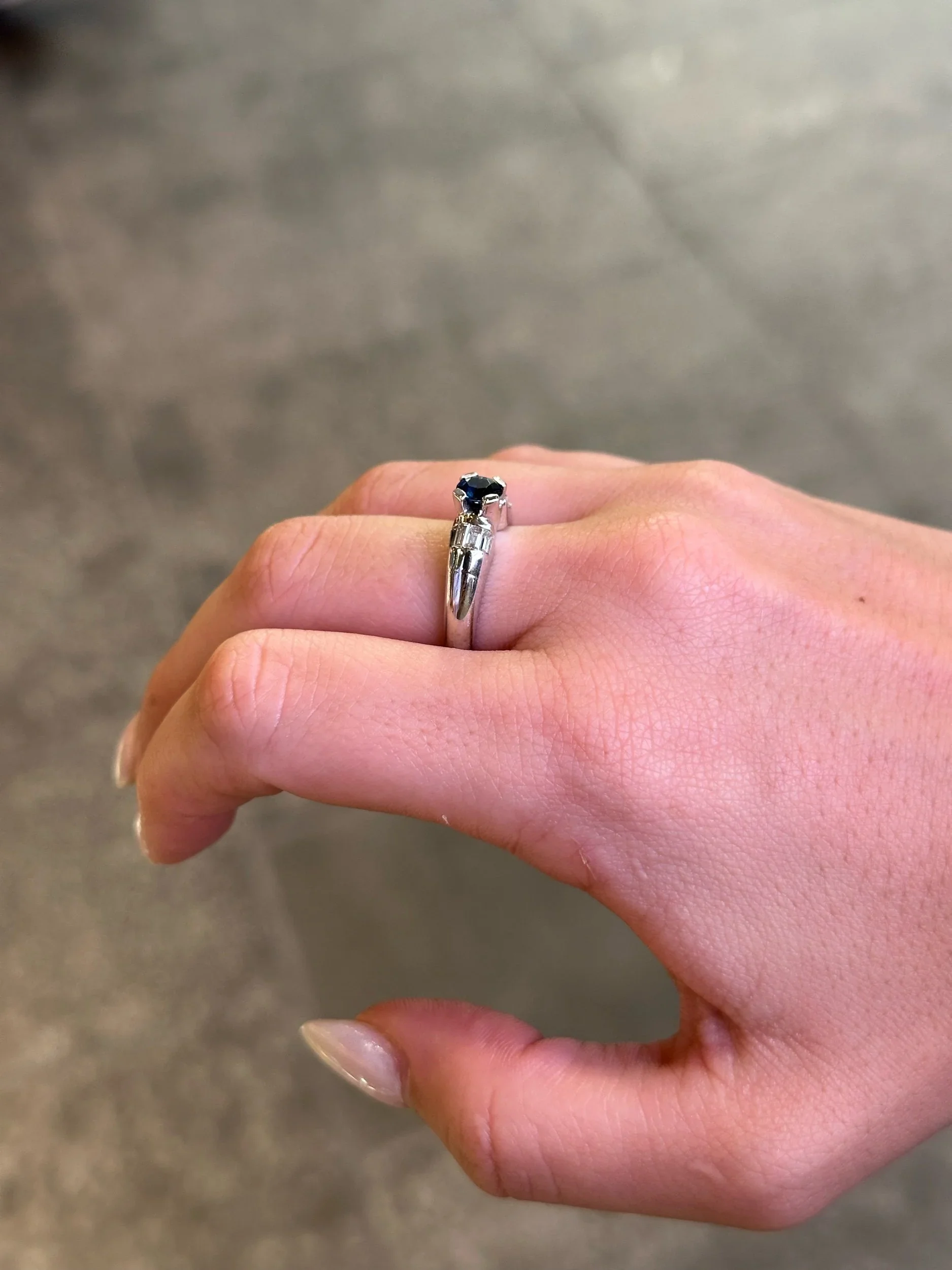 Ladies Center Sapphire Stone and Baguette Diamond Ring - Image 3