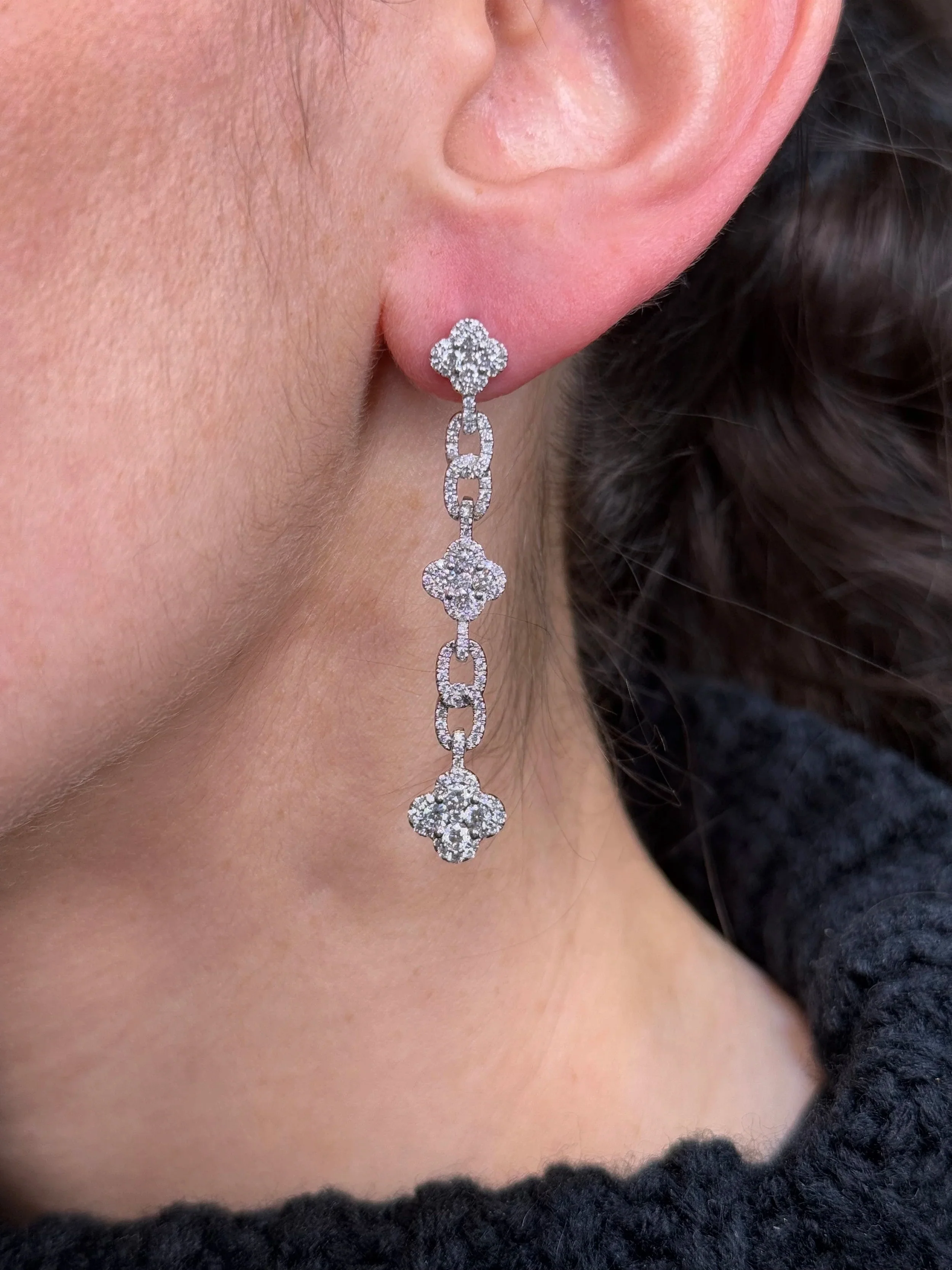 Ladies Clover and Link Dangling Earrings - Image 2