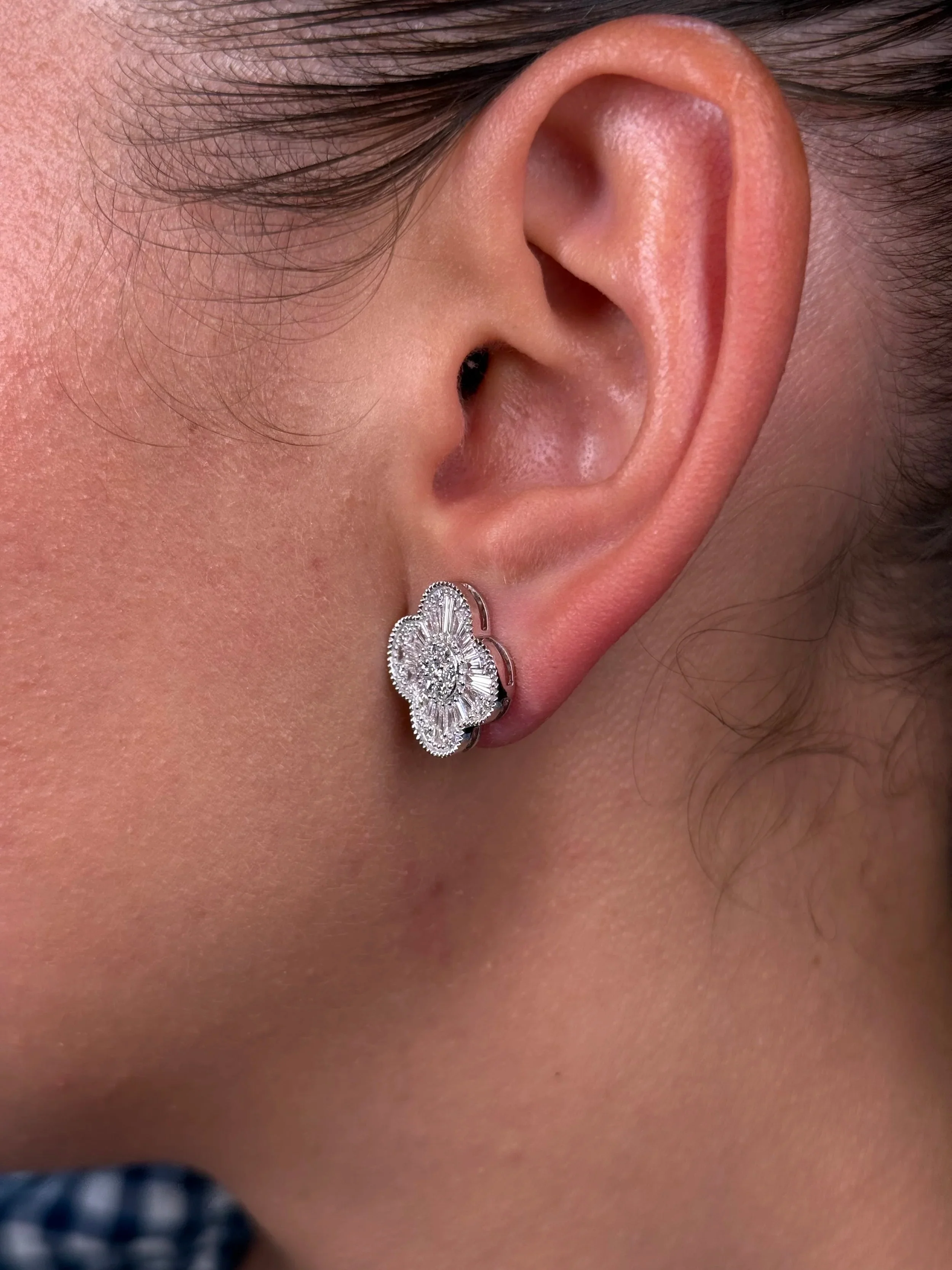 Ladies Clover Shaped Diamond Earring - Image 3