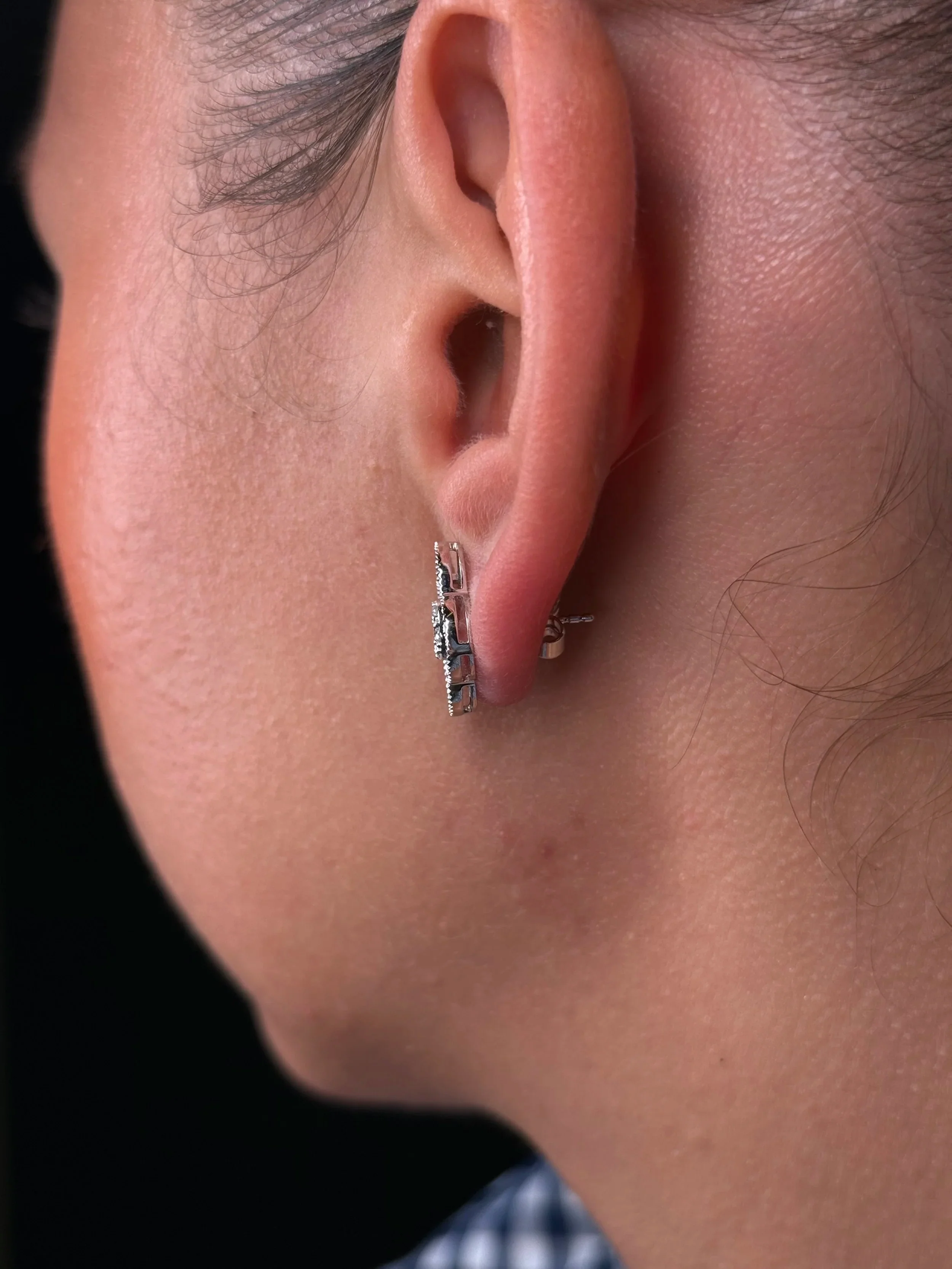 Ladies Clover Shaped Diamond Earring - Image 4