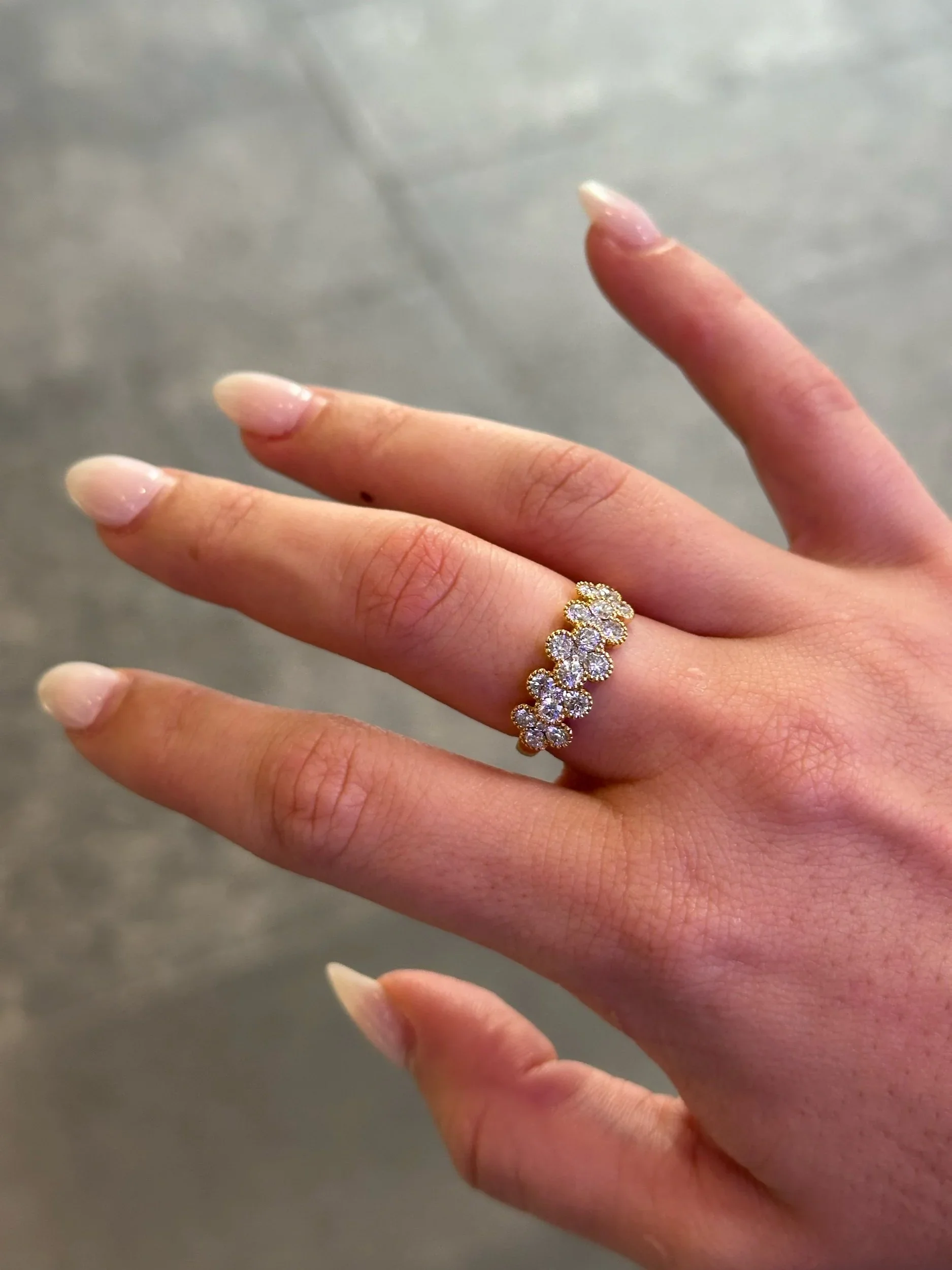 Ladies Compact Clover Shaped Round Diamond Ring - Image 2