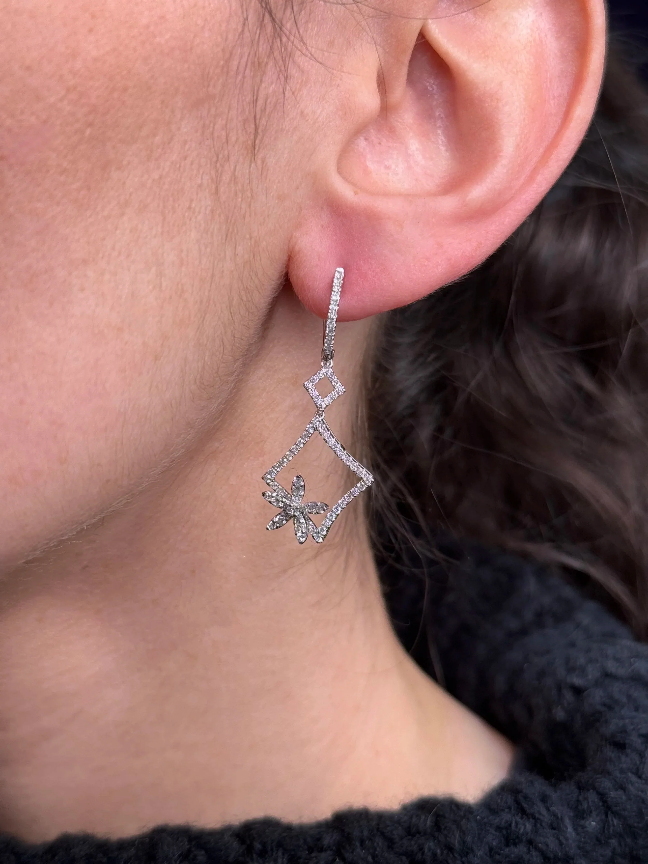 Ladies Diamond and Flower Diamond Earrings - Image 2