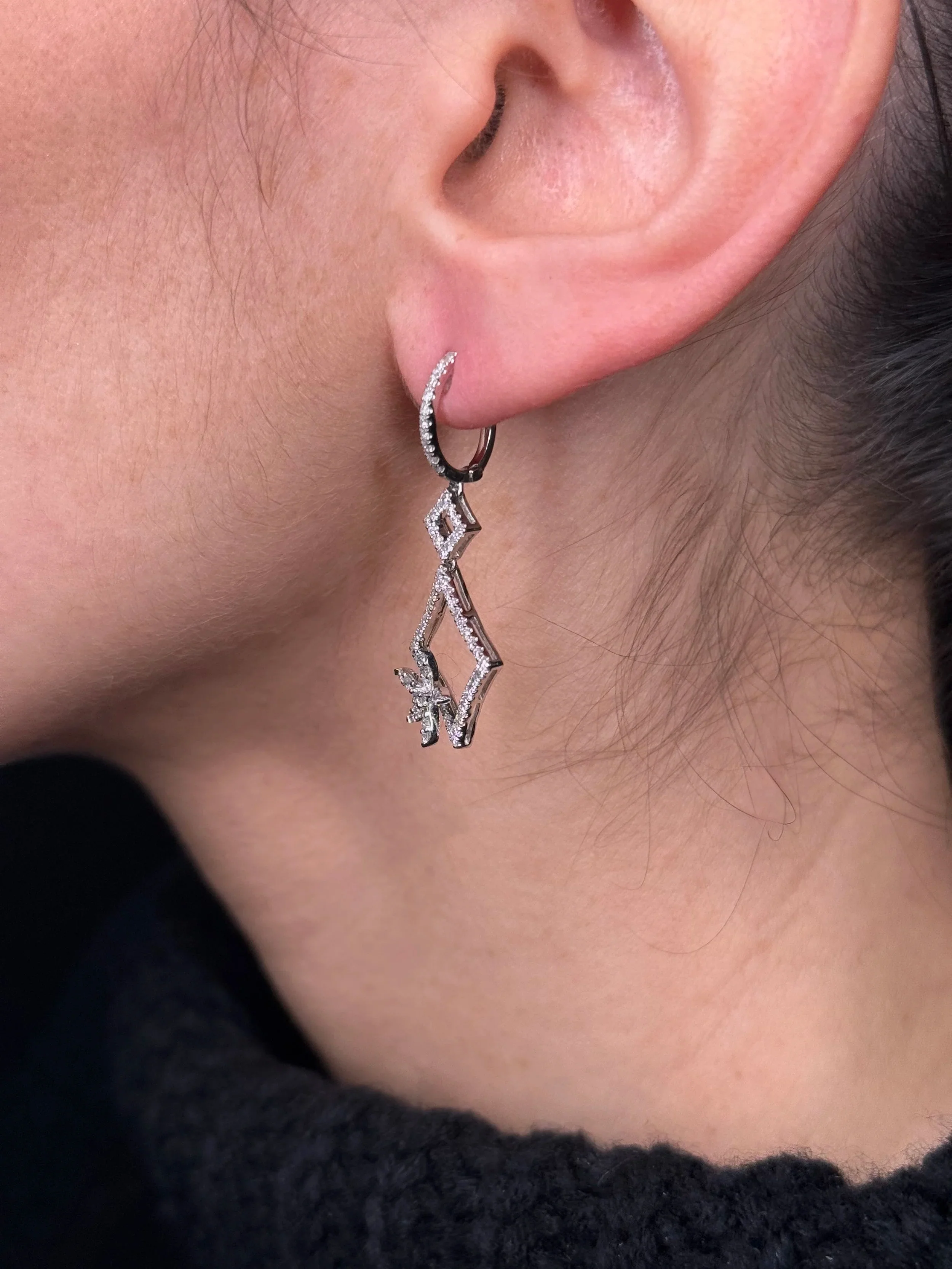 Ladies Diamond and Flower Diamond Earrings - Image 4