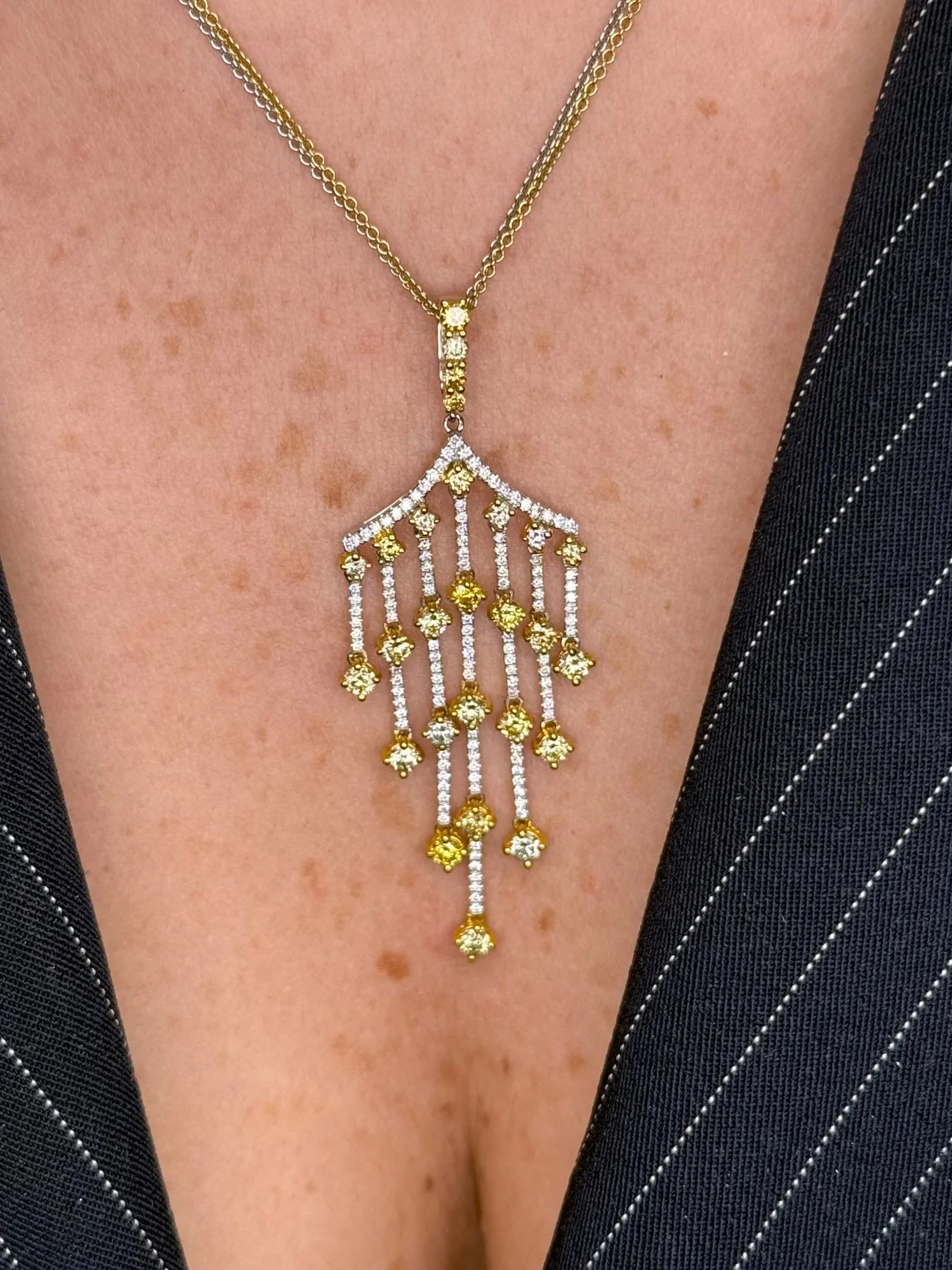 Ladies Double Chain Graduated Rain Diamond Pendant
