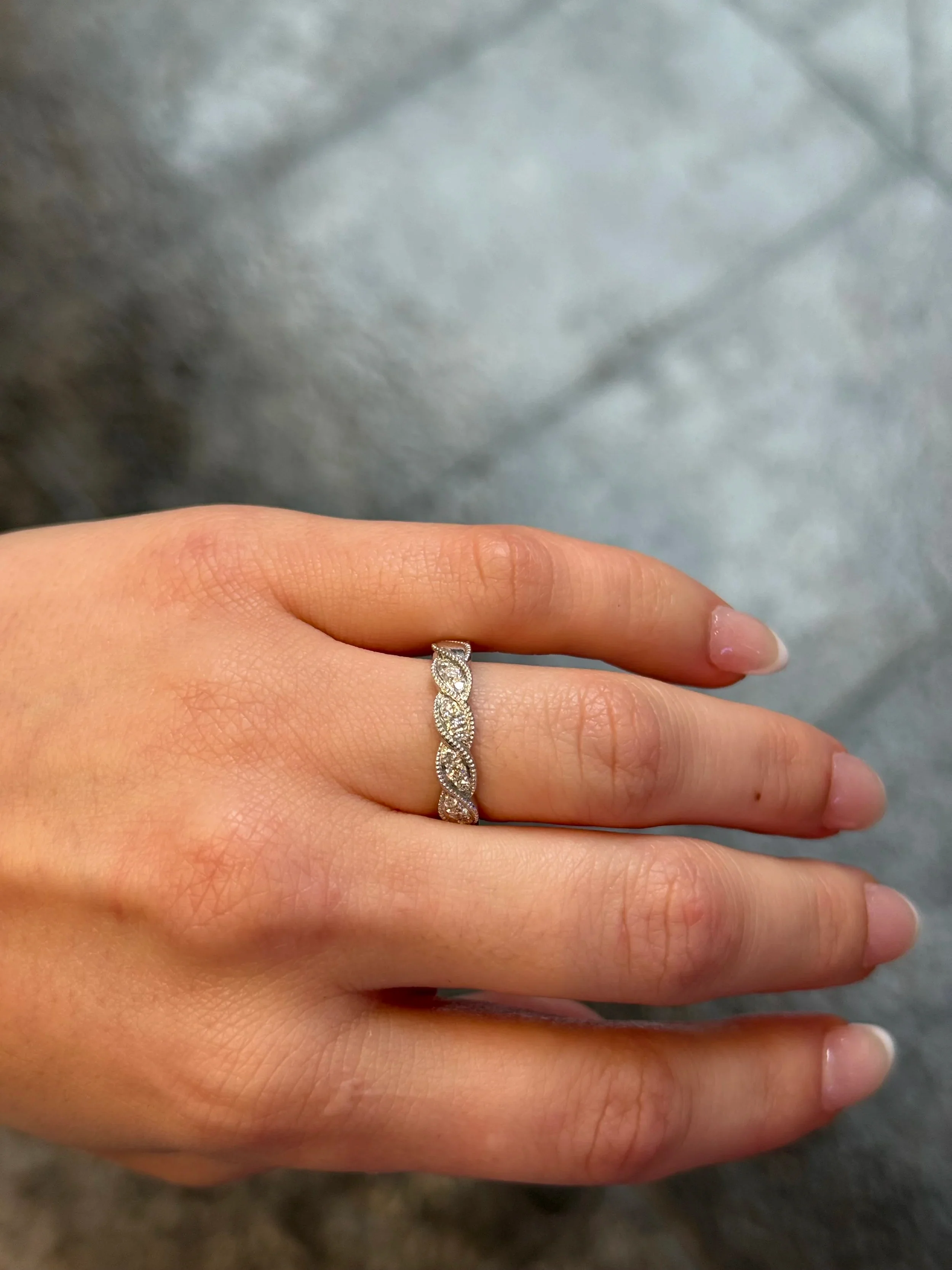 Ladies East to West Cluster and Milgrain Diamond Wedding Band - Image 2