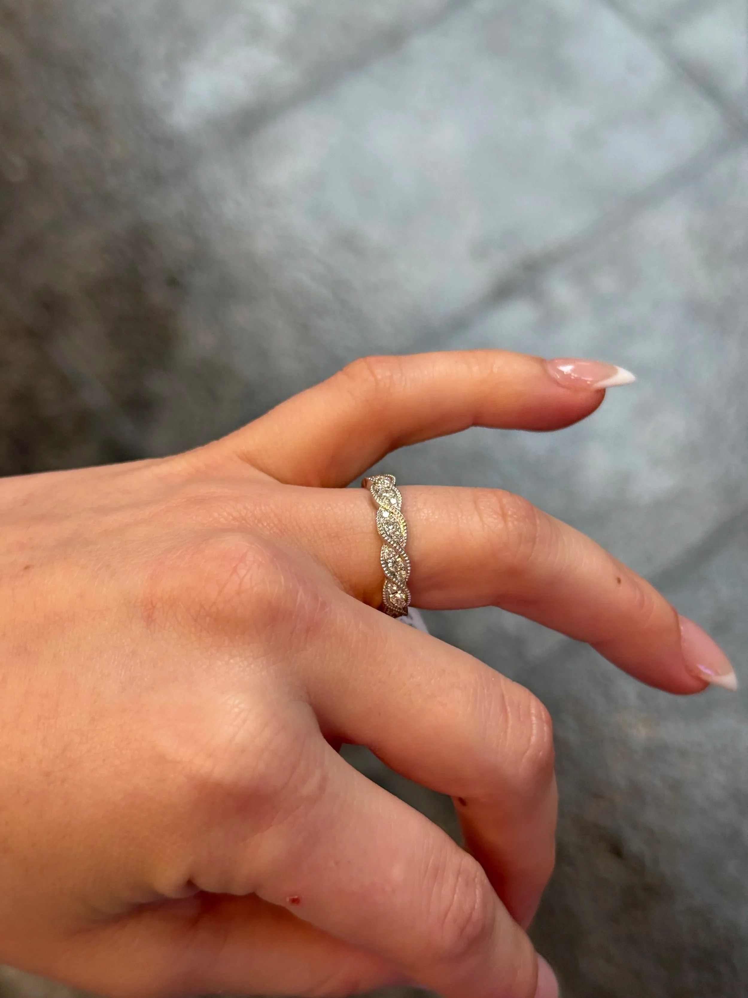 Ladies East to West Cluster and Milgrain Diamond Wedding Band - Image 3