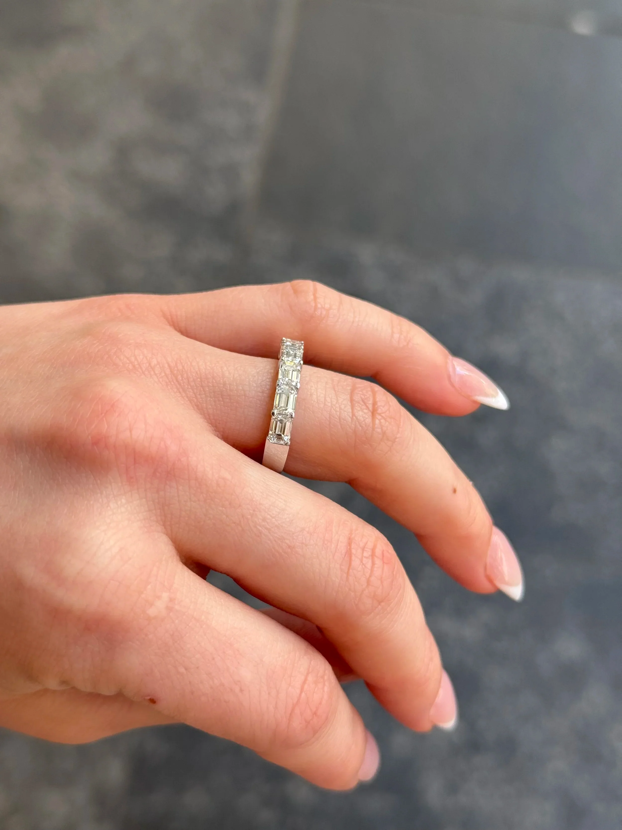 Ladies East to West Emerald Wedding Band - Image 3