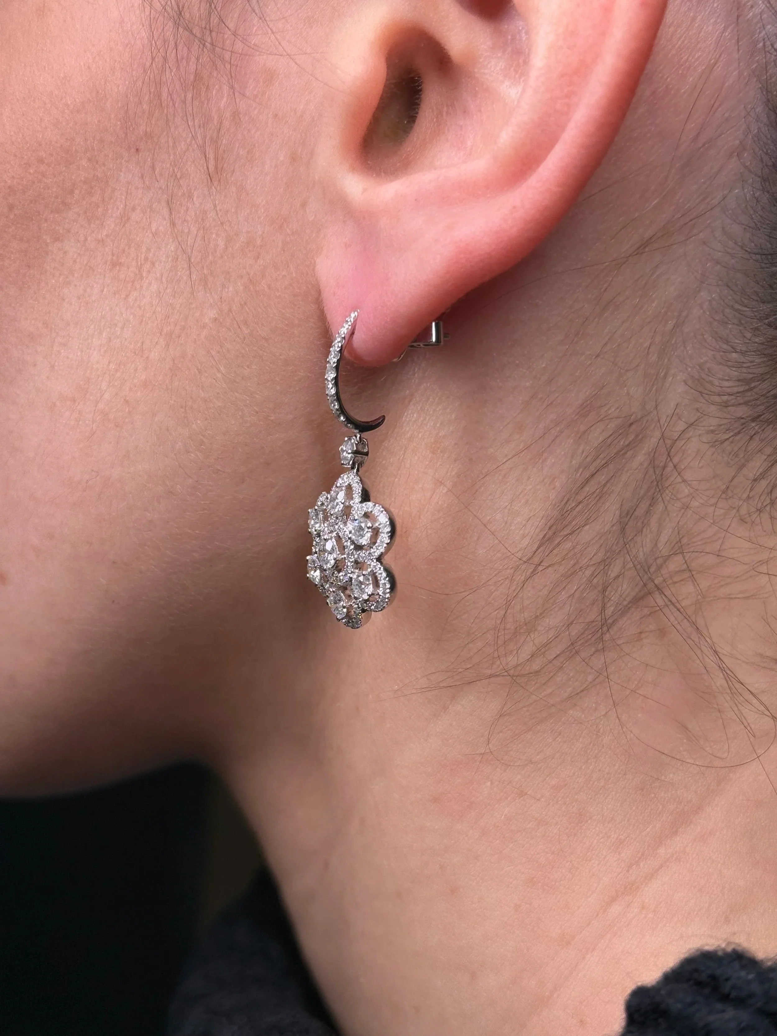 Ladies Eight Diamond Flower Earrings - Image 4