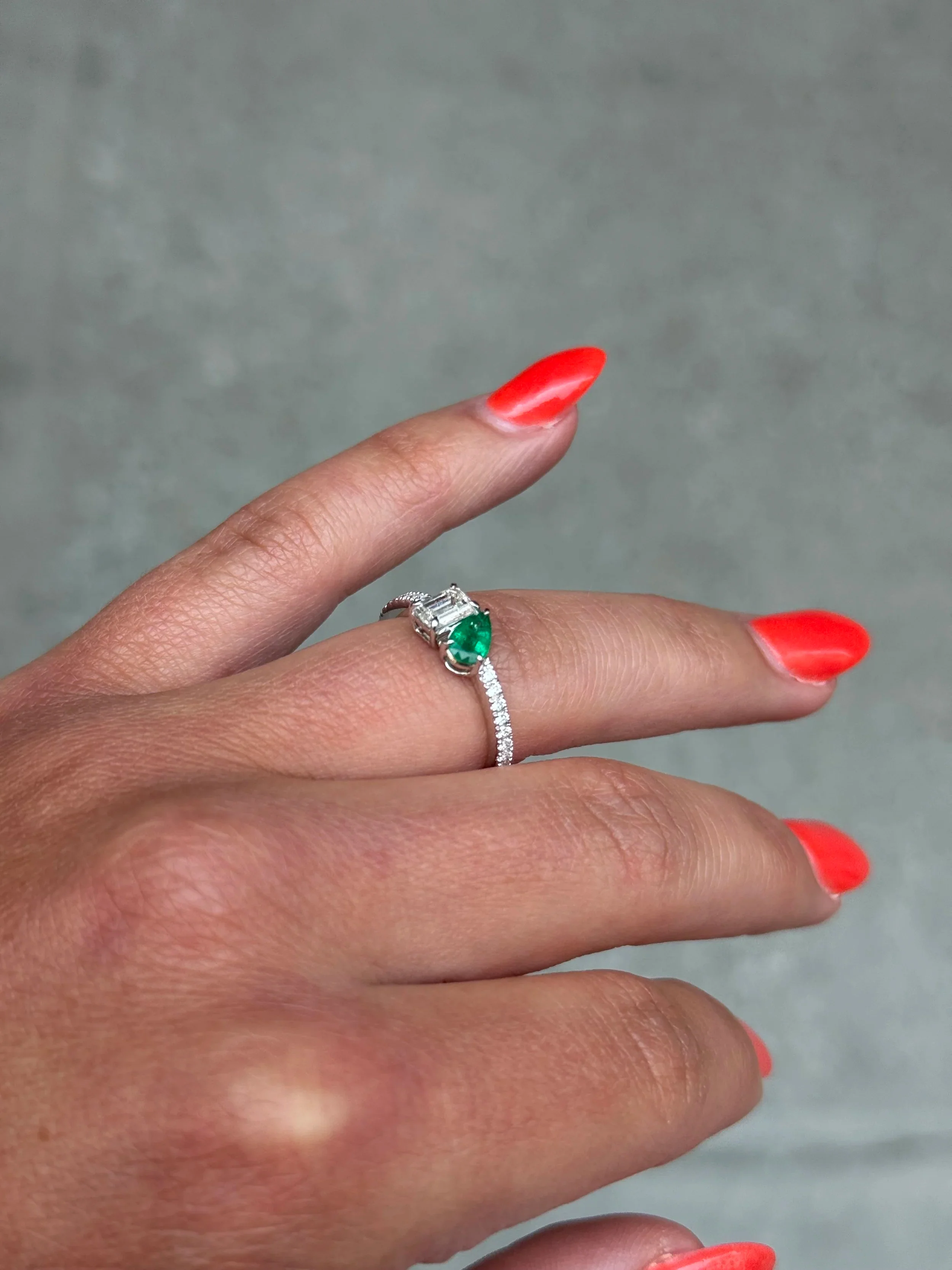 Ladies Emerald Pear and Diamond Emerald Ring - Image 4