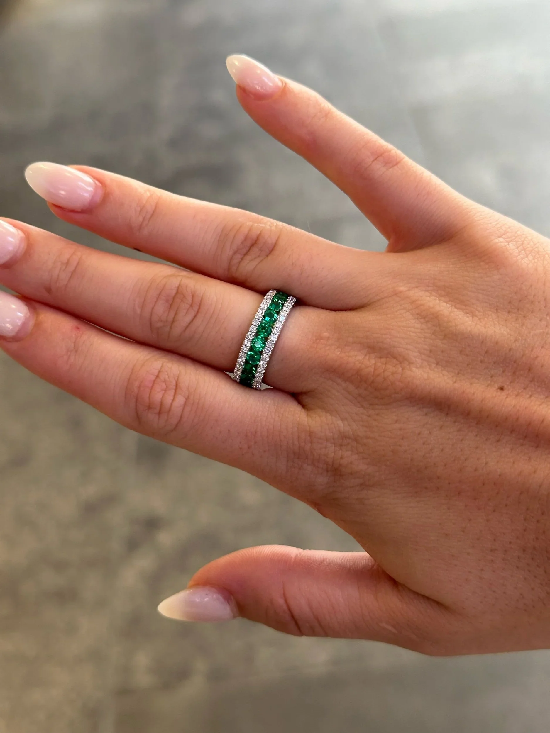 Ladies Emerald Round Diamond Ring - Image 2