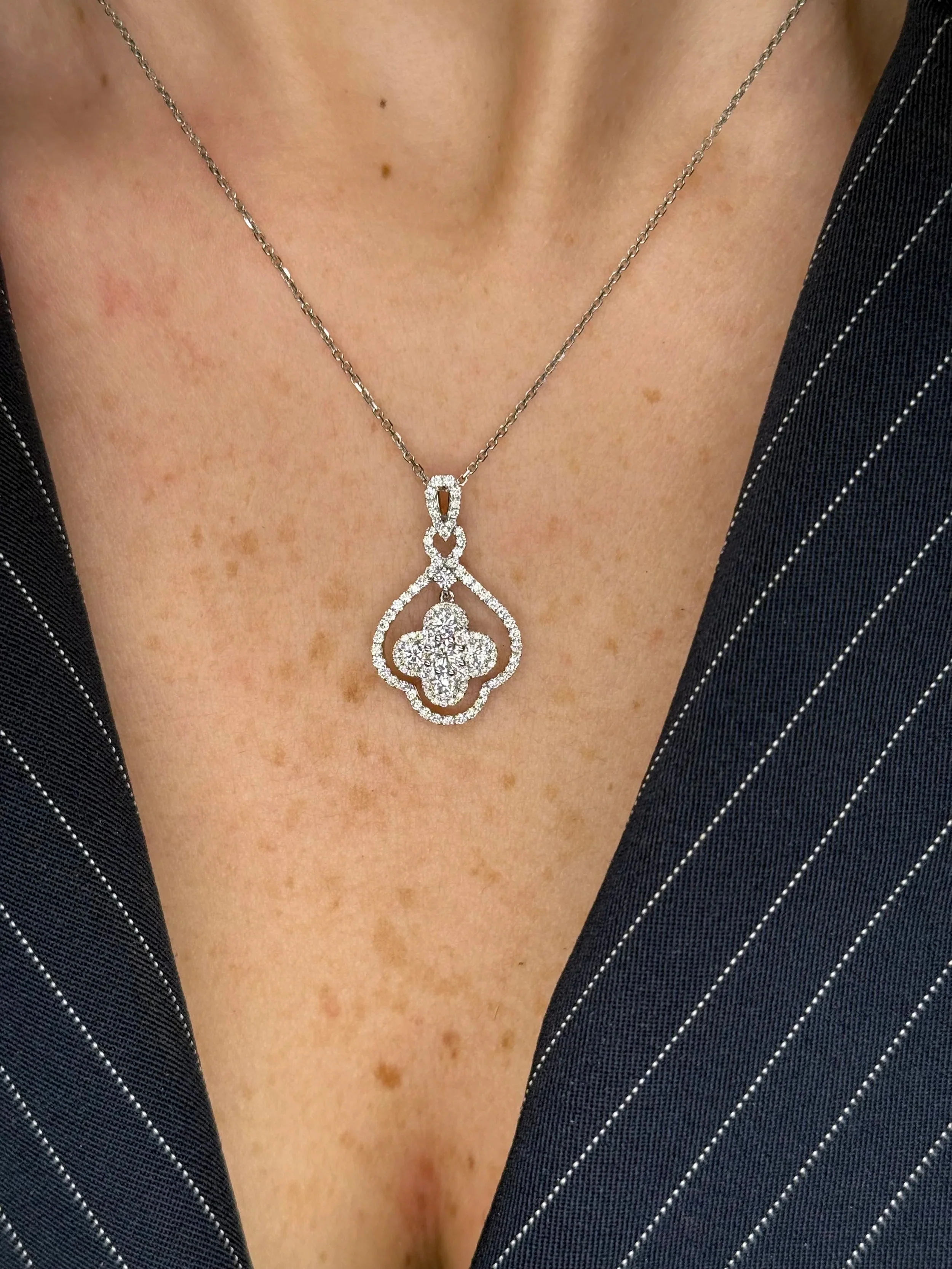 Ladies Fancy Clover Pendant - Image 2