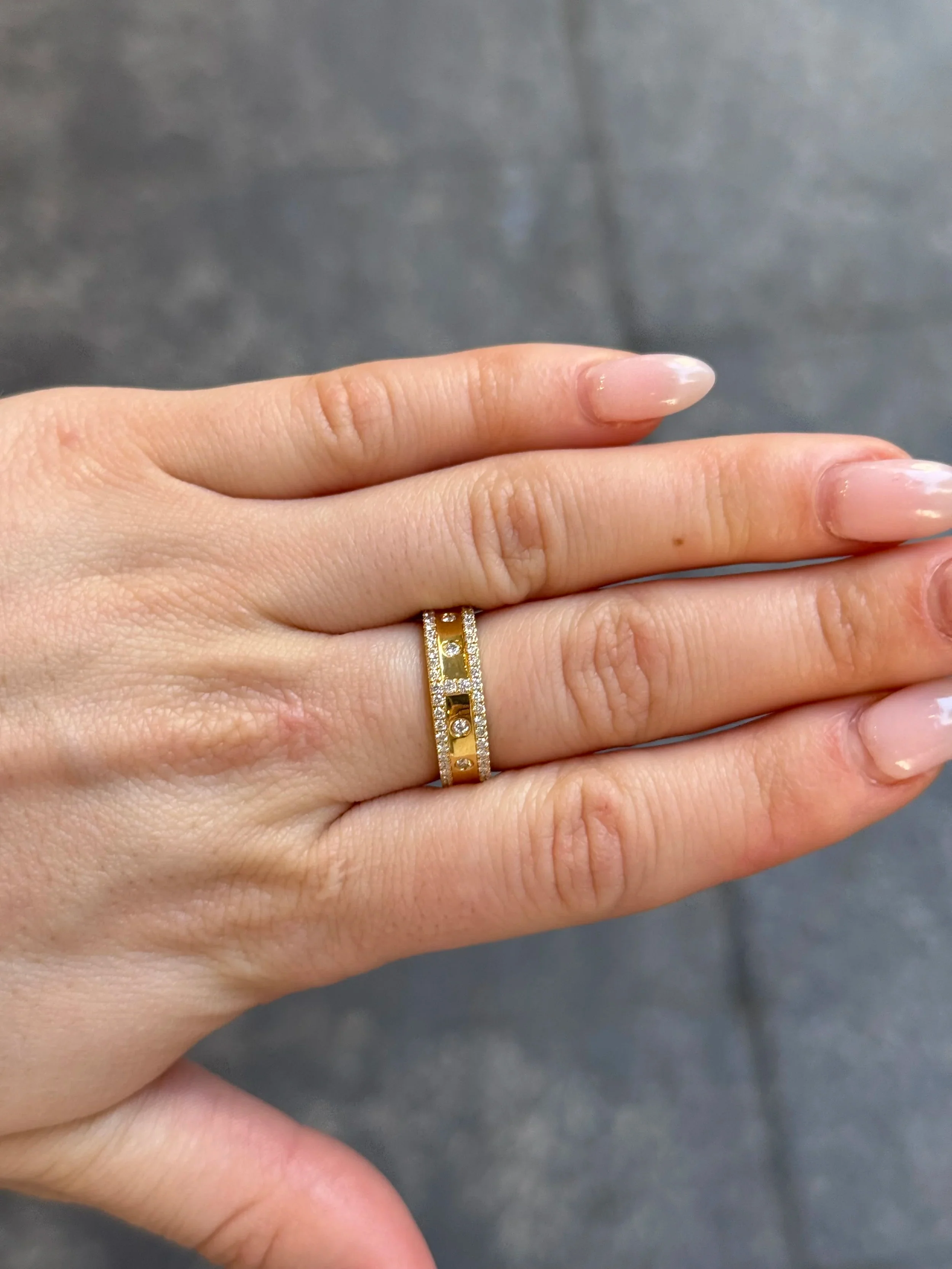Ladies Fancy Round Diamond Band - Image 2