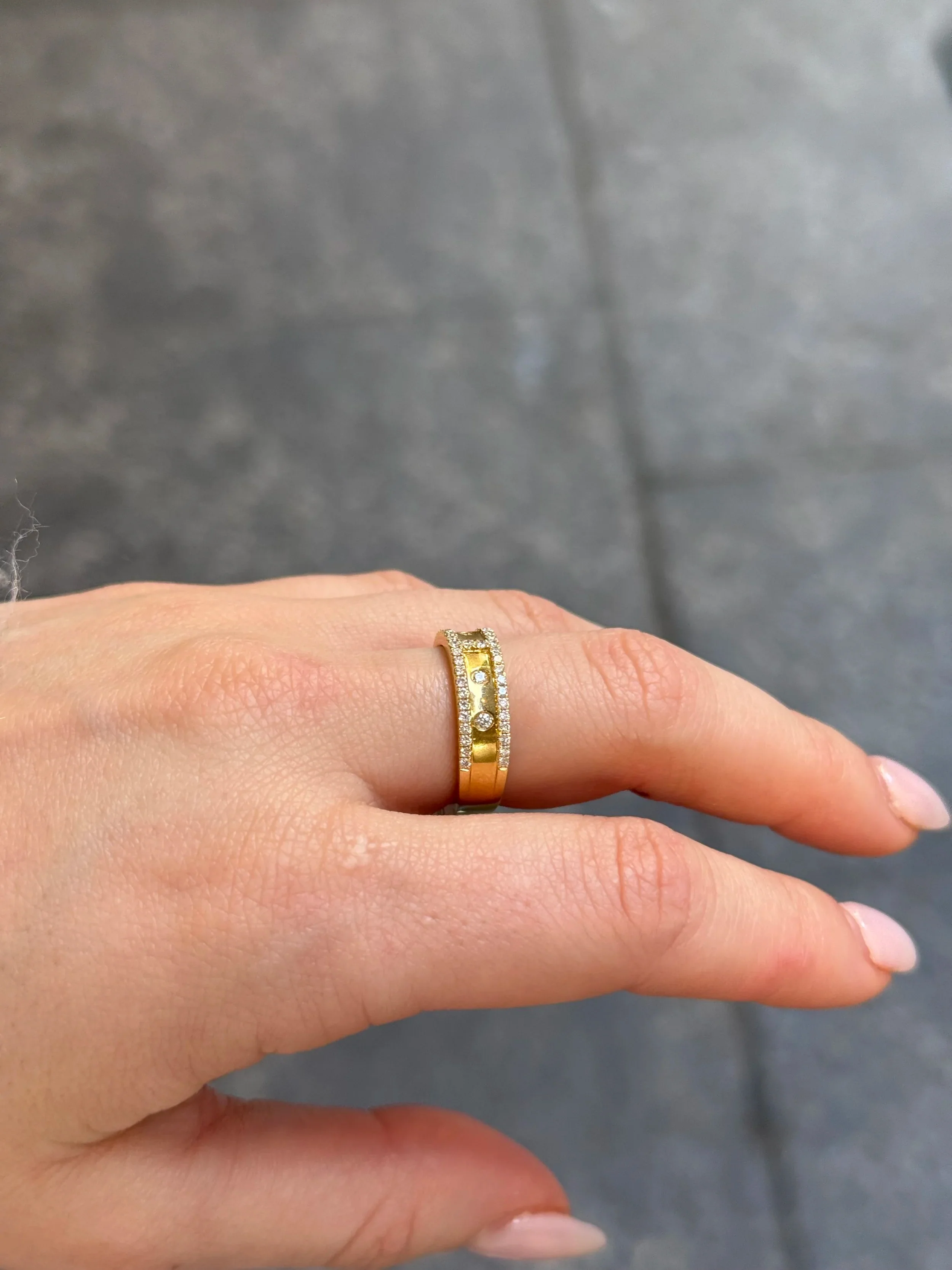 Ladies Fancy Round Diamond Band - Image 3
