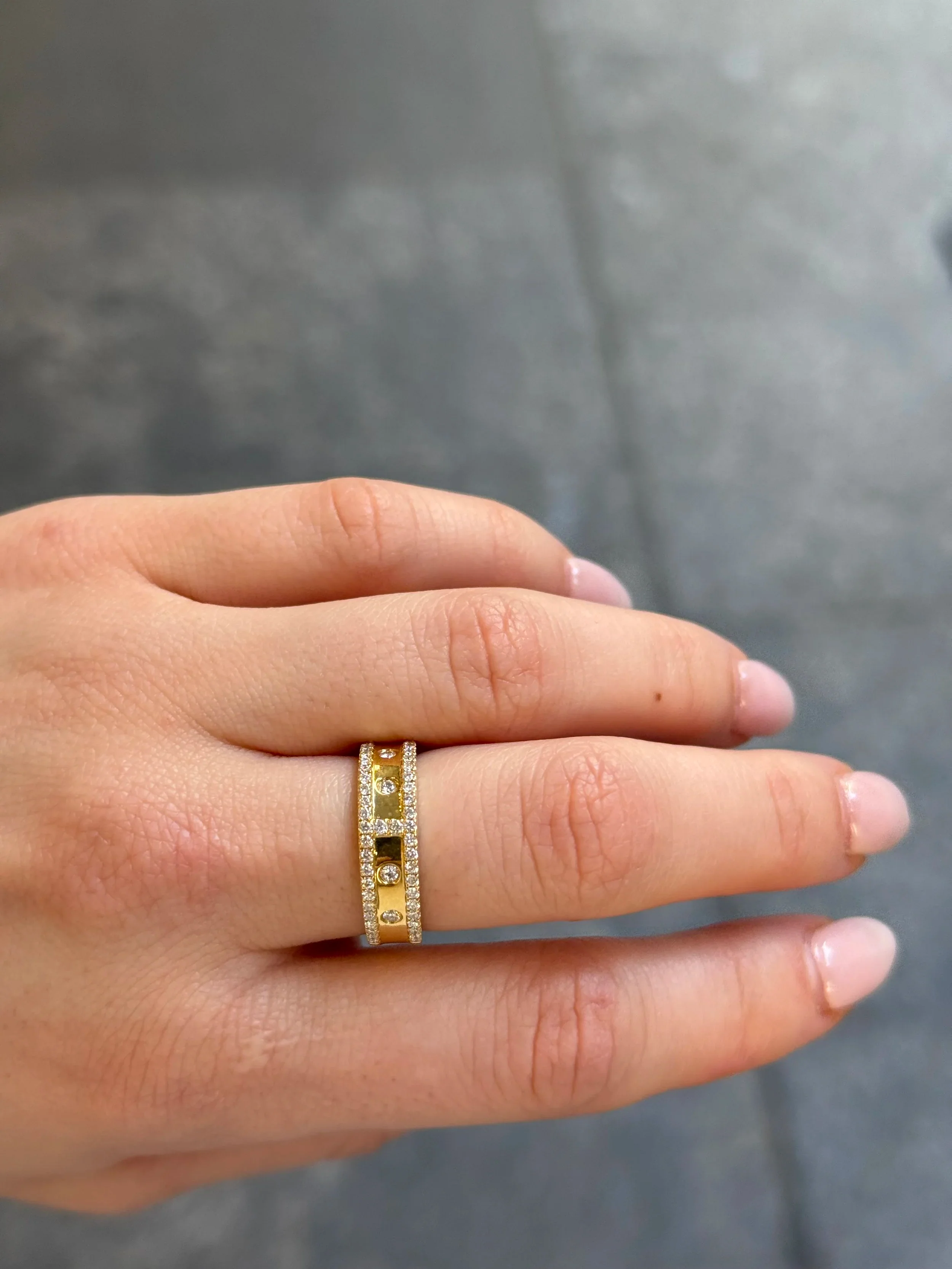 Ladies Fancy Round Diamond Band - Image 4