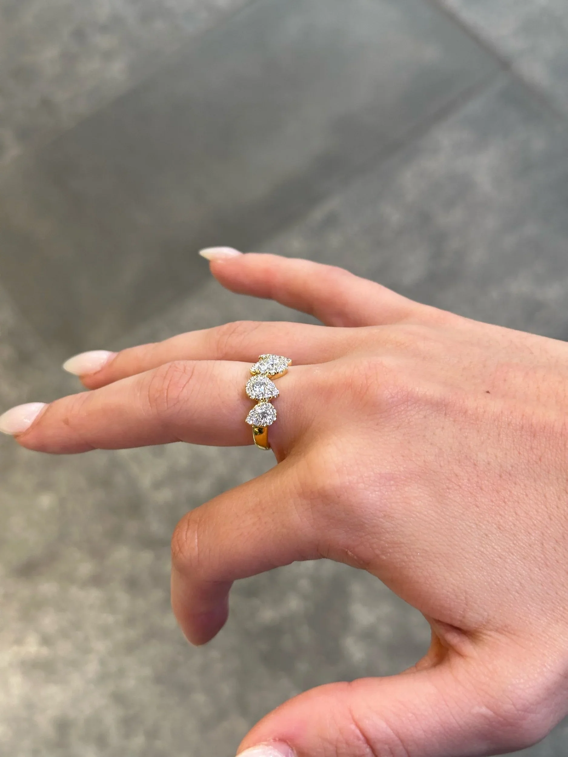 Ladies Five Pear Shaped Cluster Round Diamond Ring - Image 4