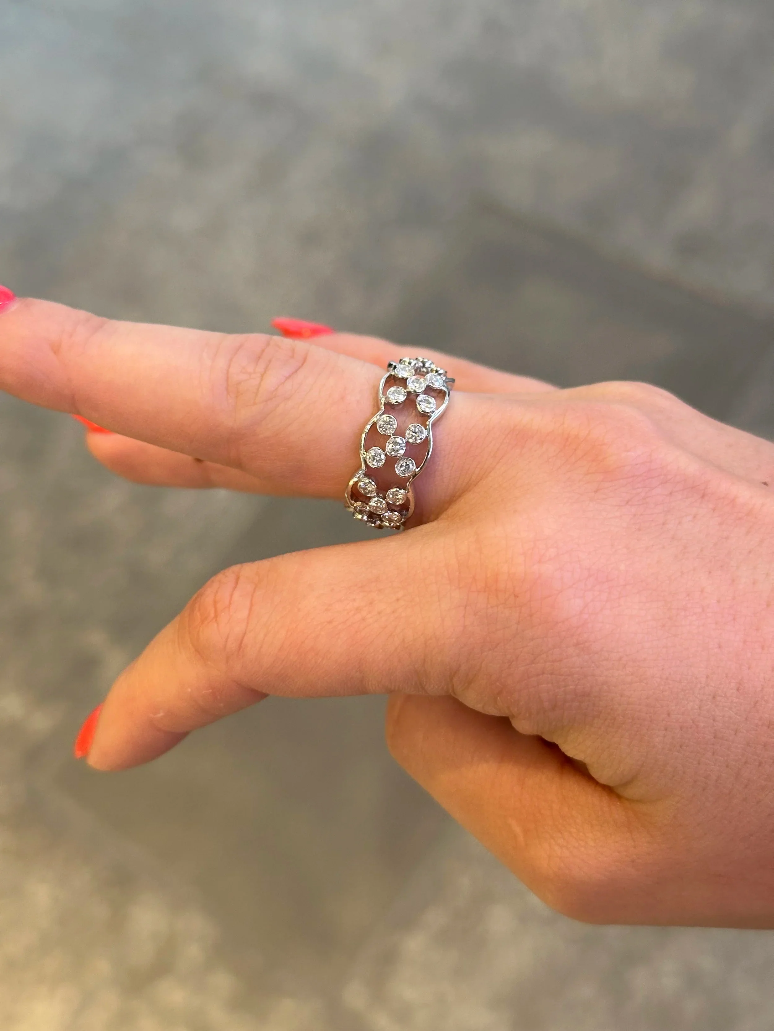 Ladies Five Round Diamond Eternity Band - Image 3