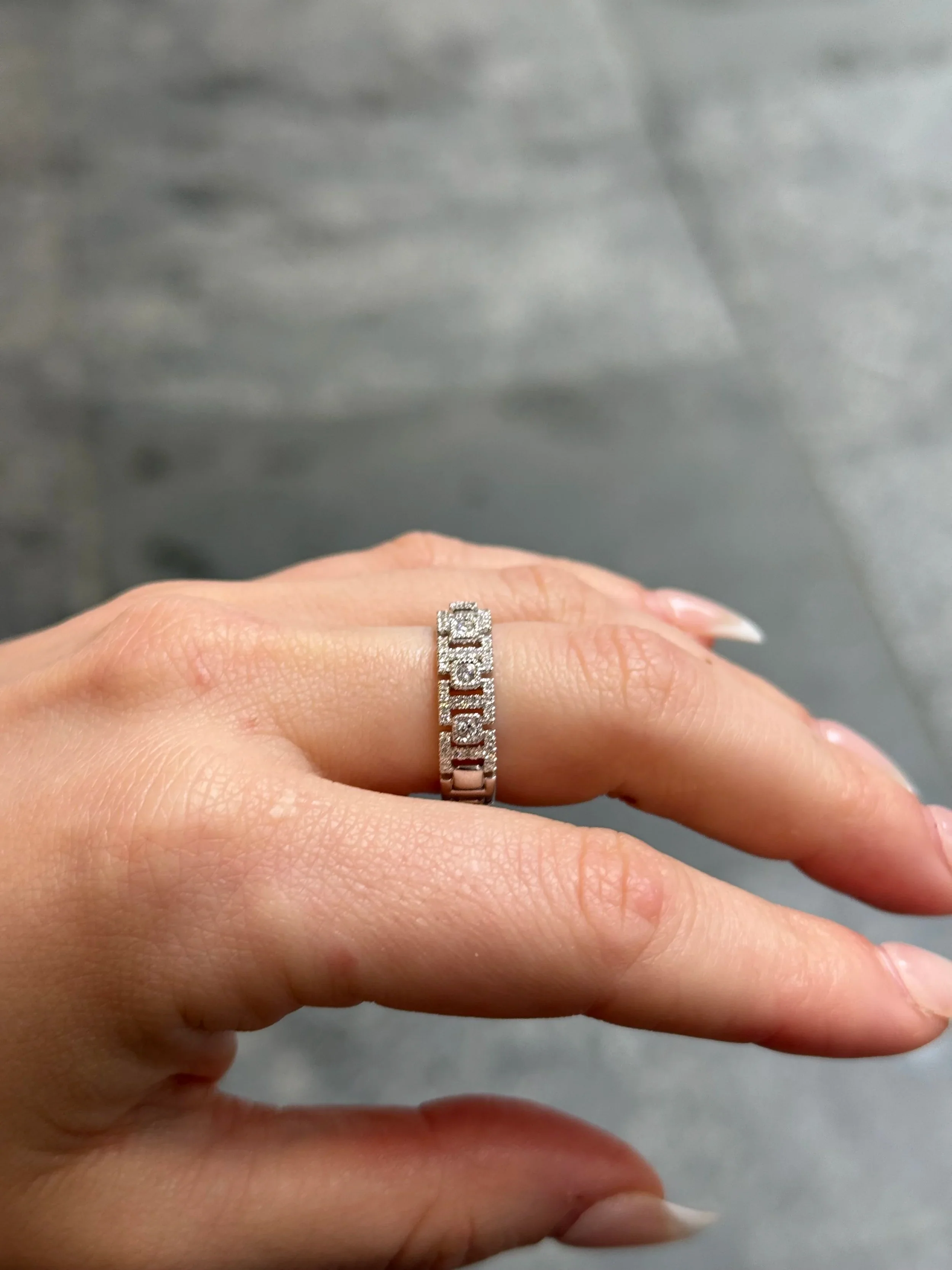 Ladies "I" Round Diamond Band - Image 3