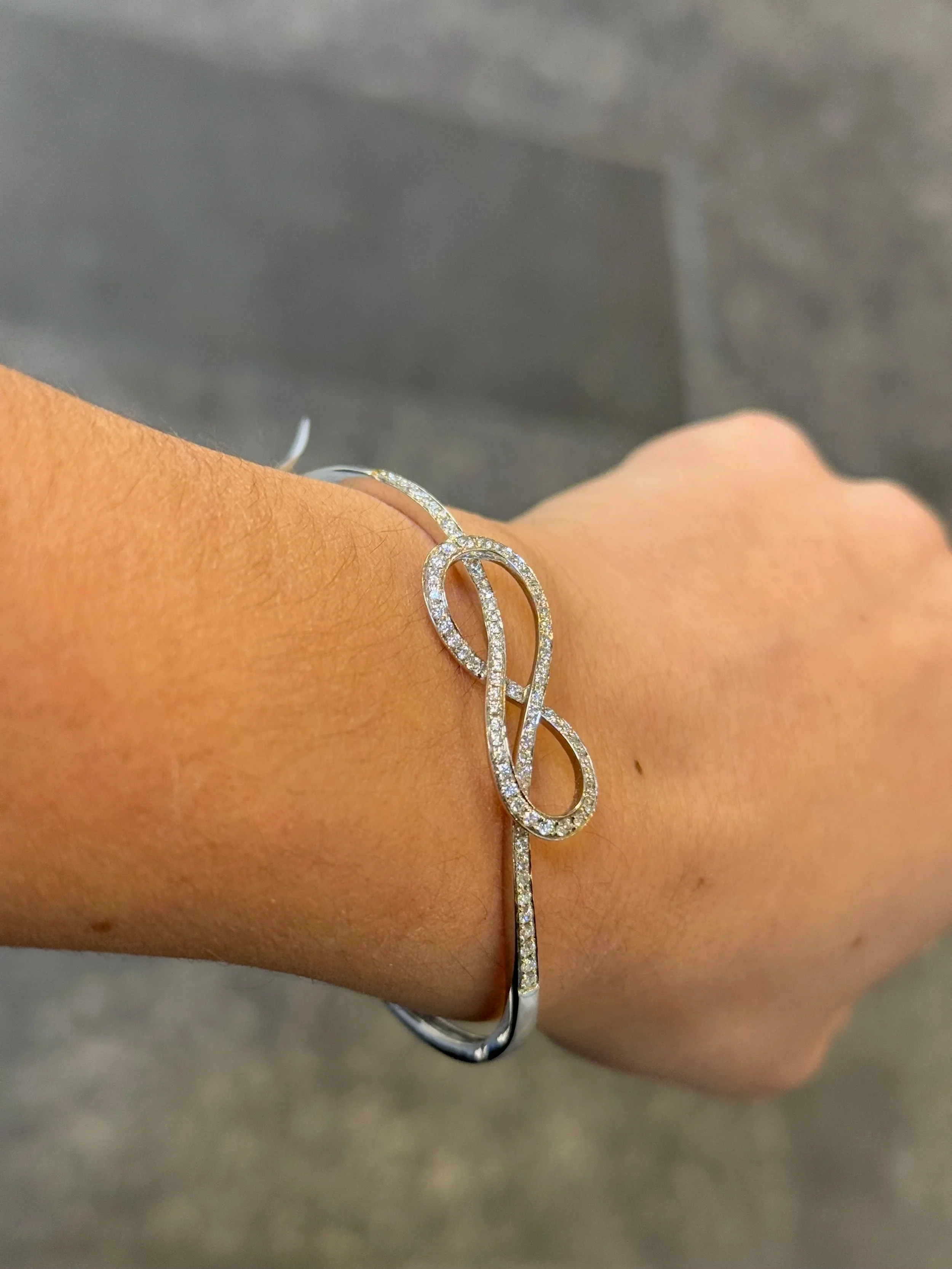 Ladies Infinity Design Bangle Bracelet - Image 3