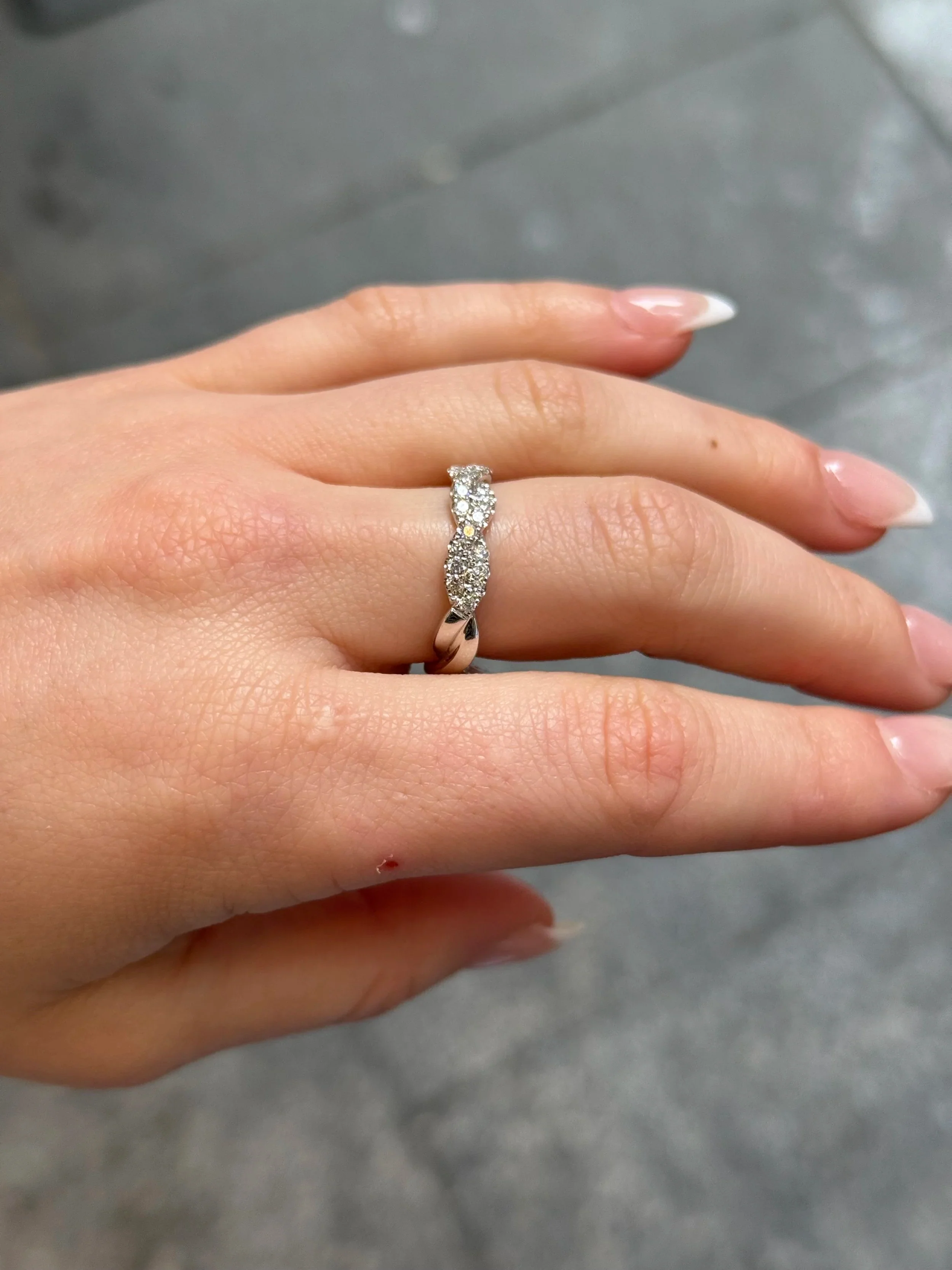 Ladies Infinity Design Diamond Band - Image 3