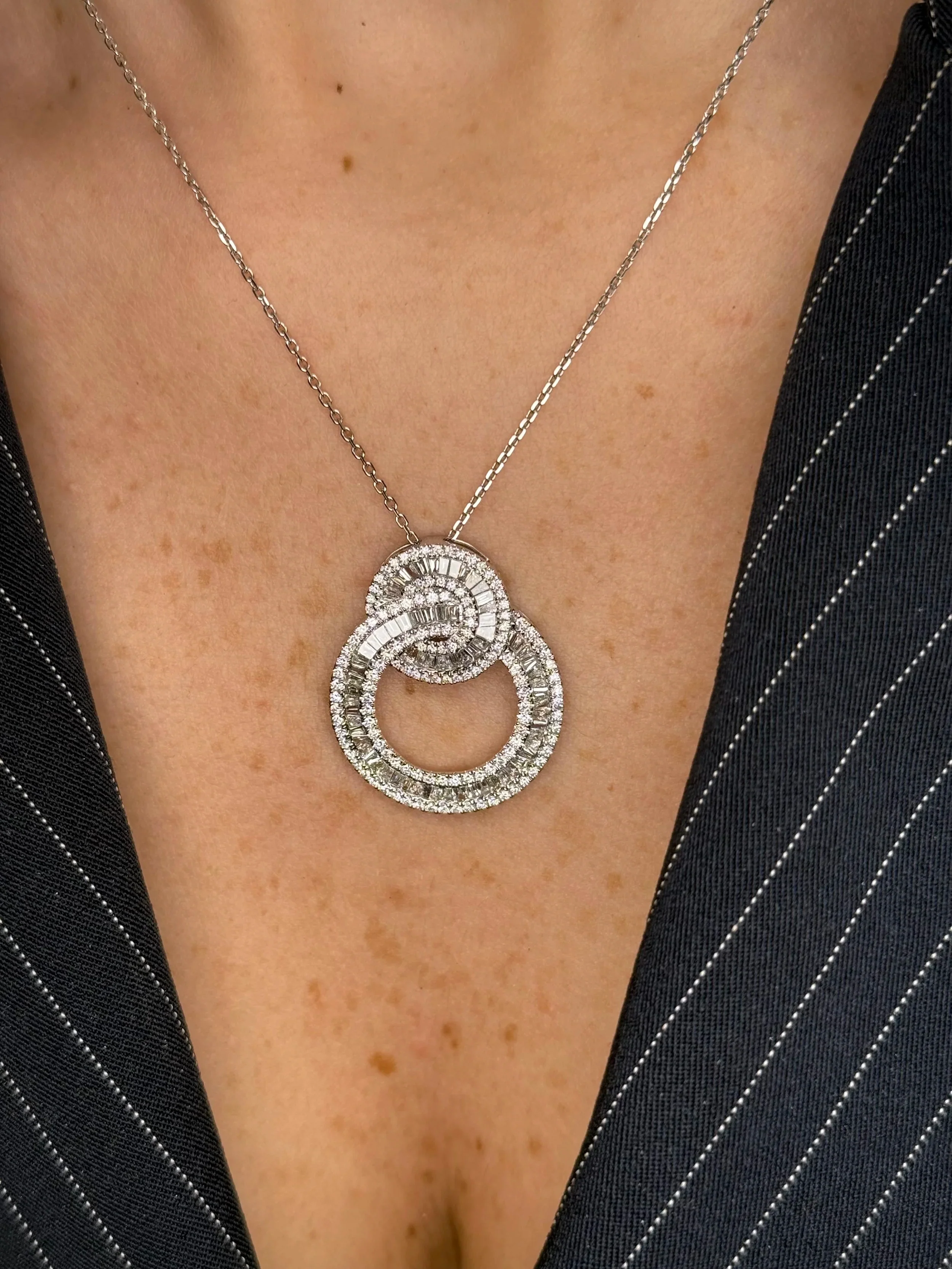 Ladies Intertwined Round and Baguette Diamond Pendant - Image 2