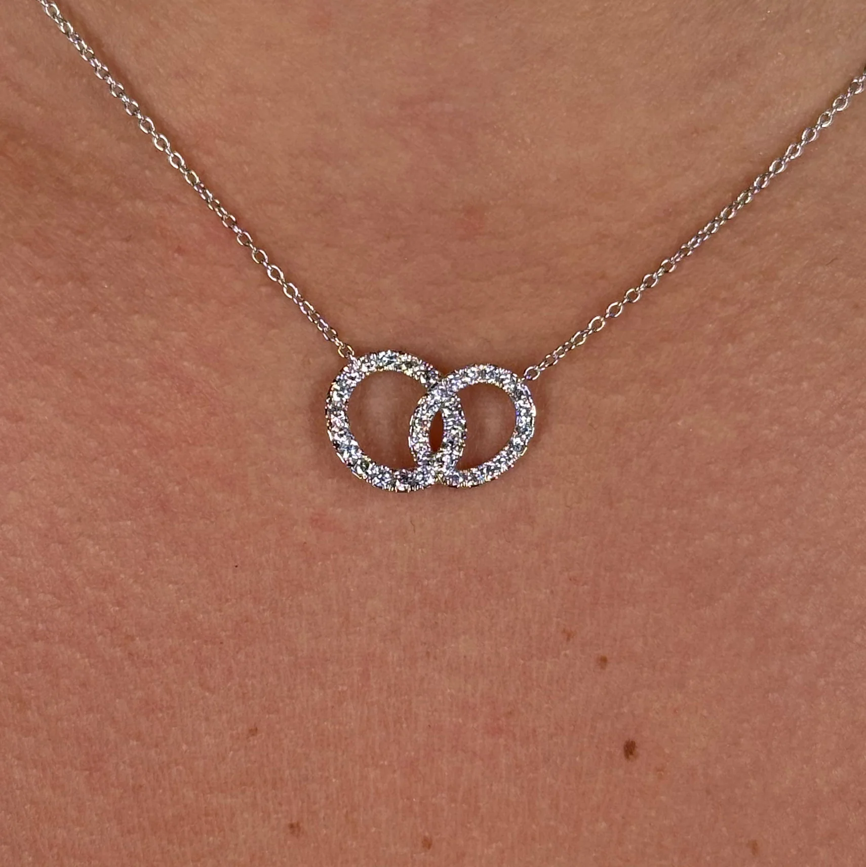 Ladies 2 Circle Round Diamond Necklace
