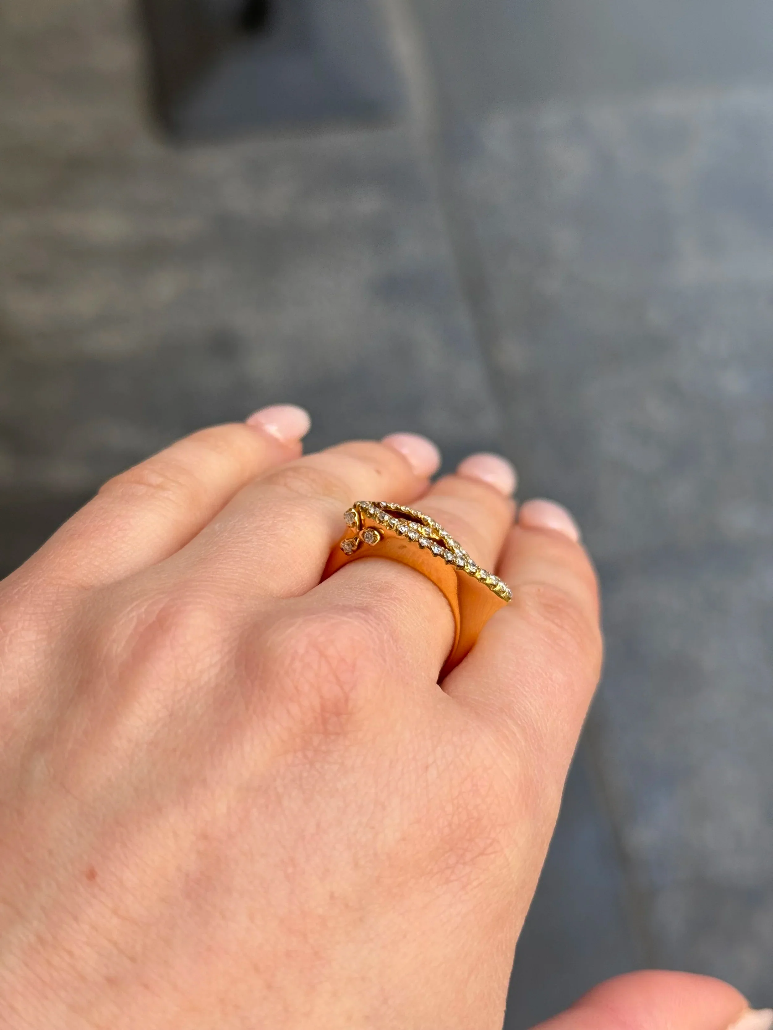 Ladies Leaf Design Diamond Ring - Image 4