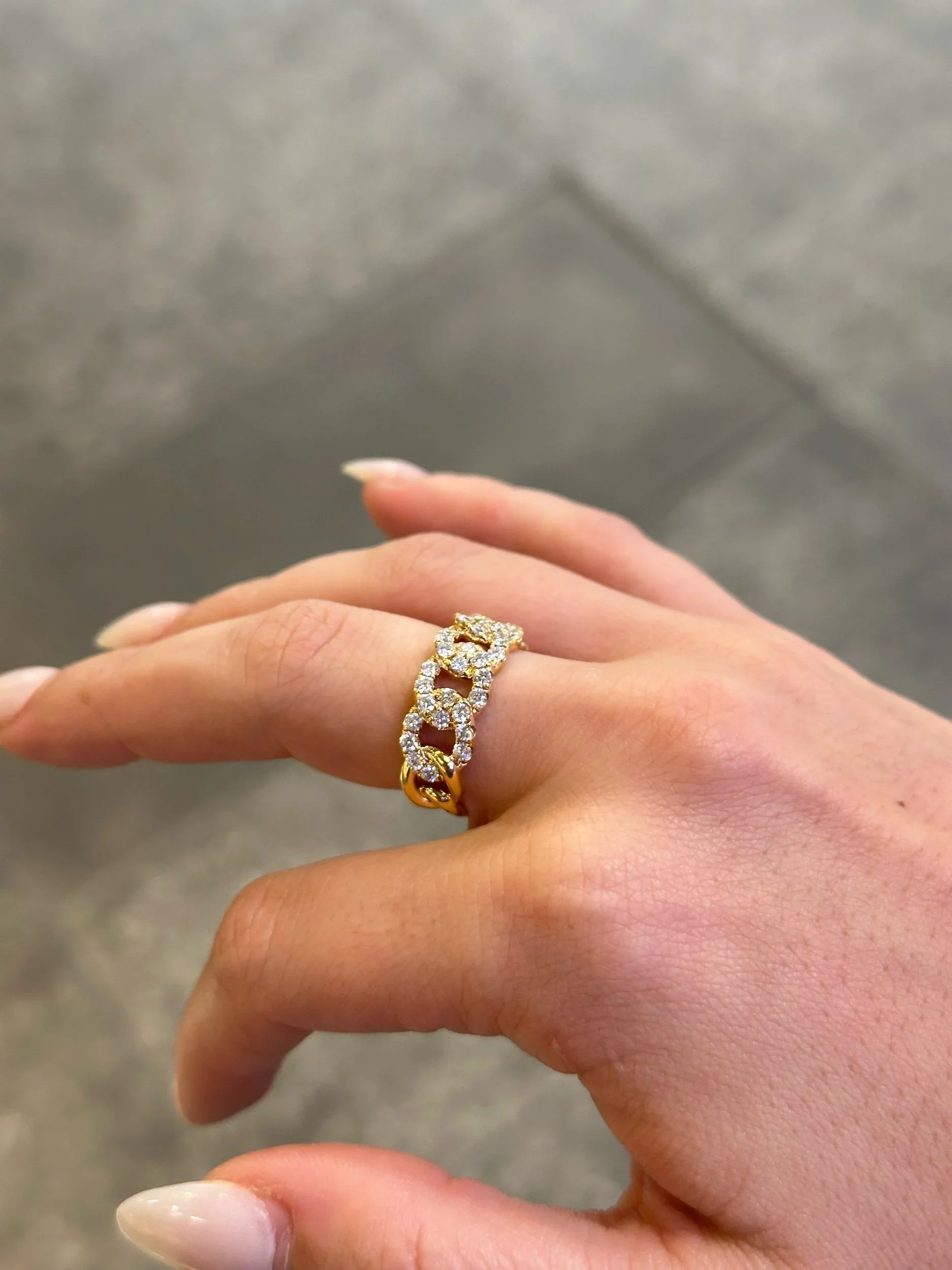 Ladies Link Round Diamond Ring - Image 3