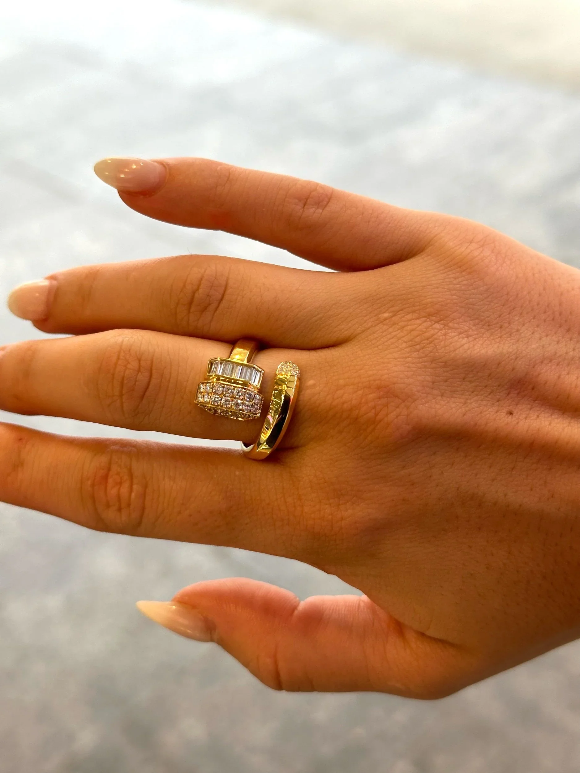 Ladies Modern Style Ring - Image 2