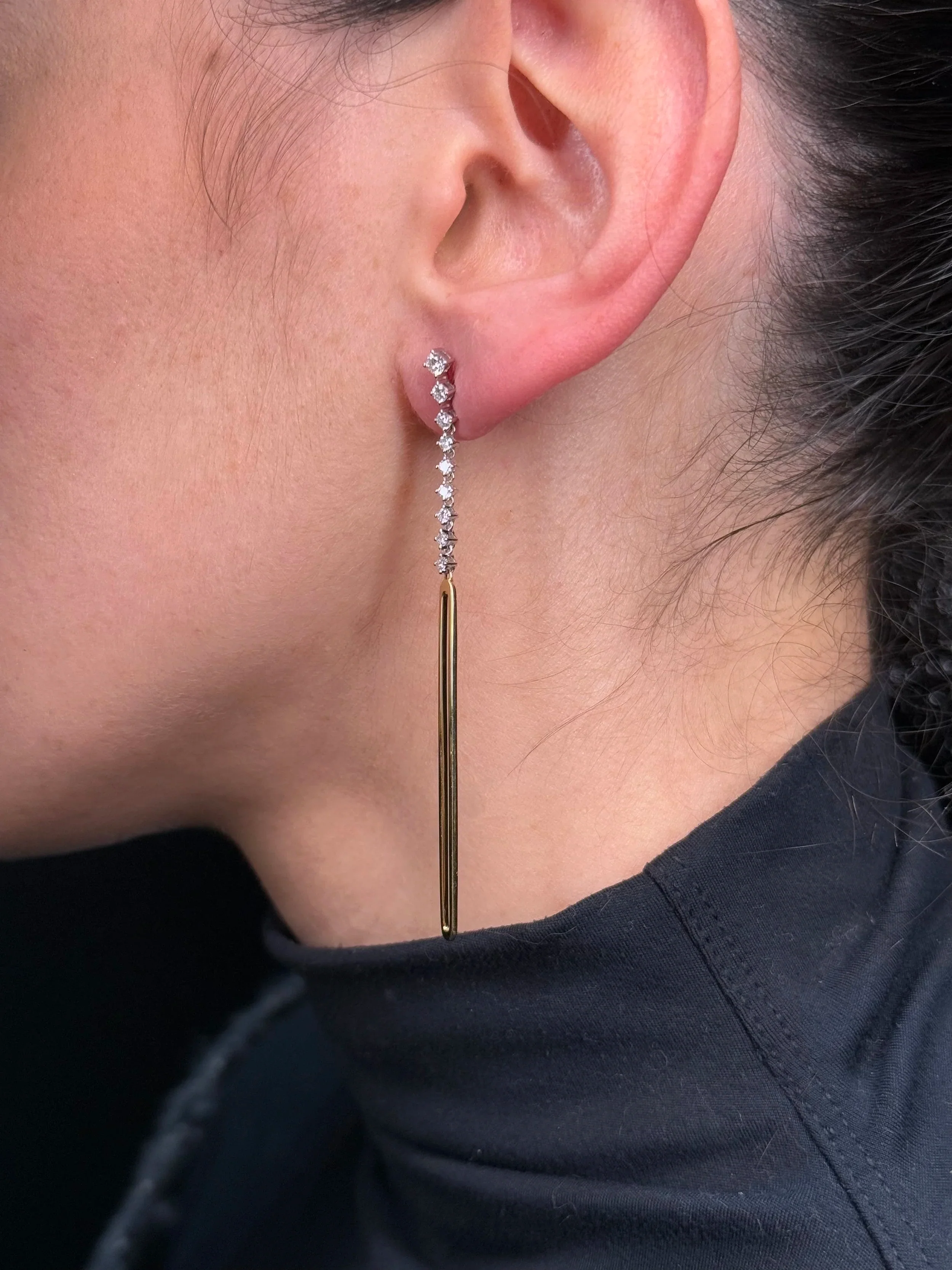 Ladies Nine Diamond and Gold Paperclip Earrings - Image 3