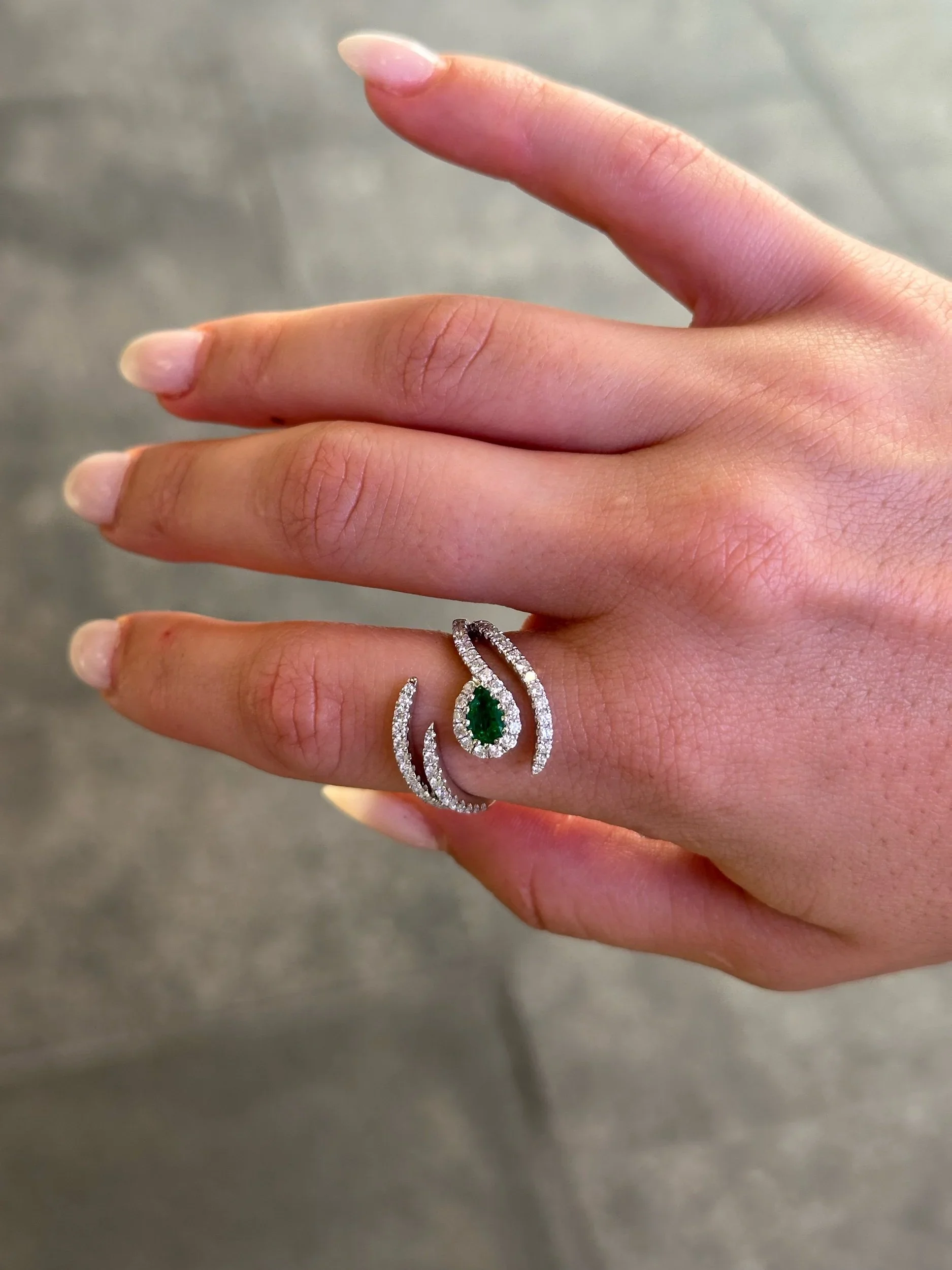 Ladies Open Emerald Stone and Round Diamond Ring - Image 2