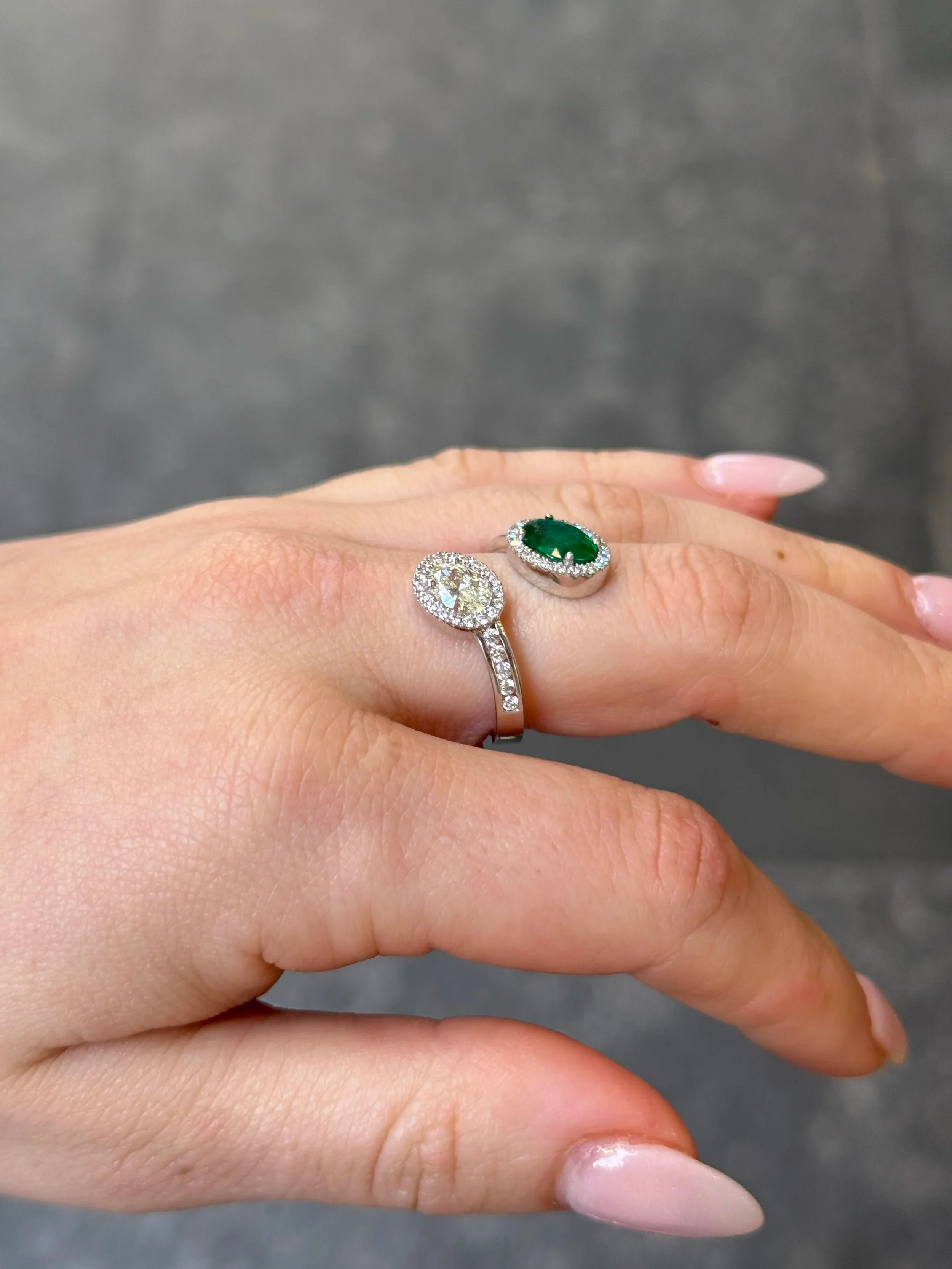 Ladies Oval Emerald and Oval Diamond Ring - Image 3