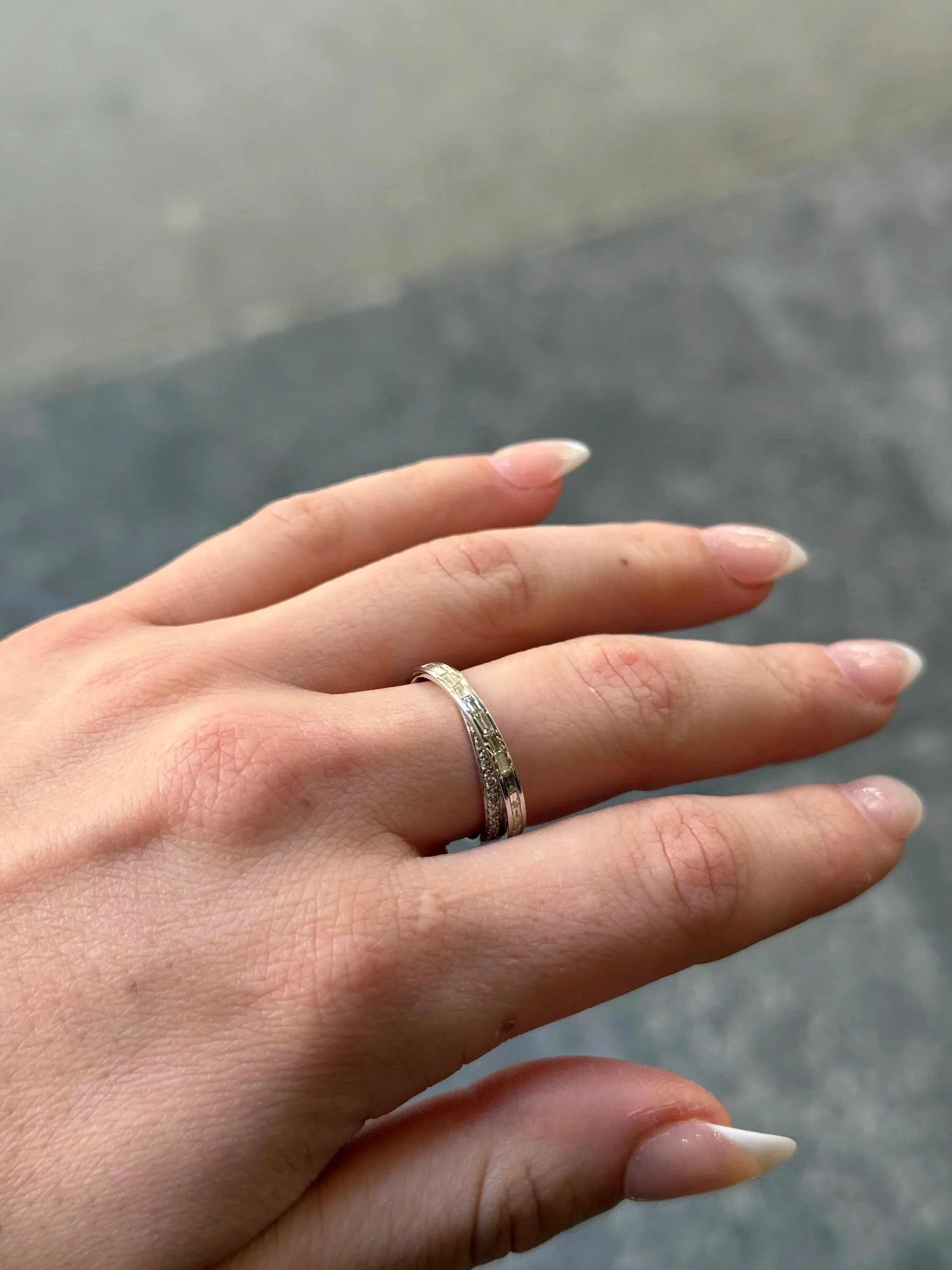 Ladies Overlapping Round and Baguette Diamond Ring - Image 4