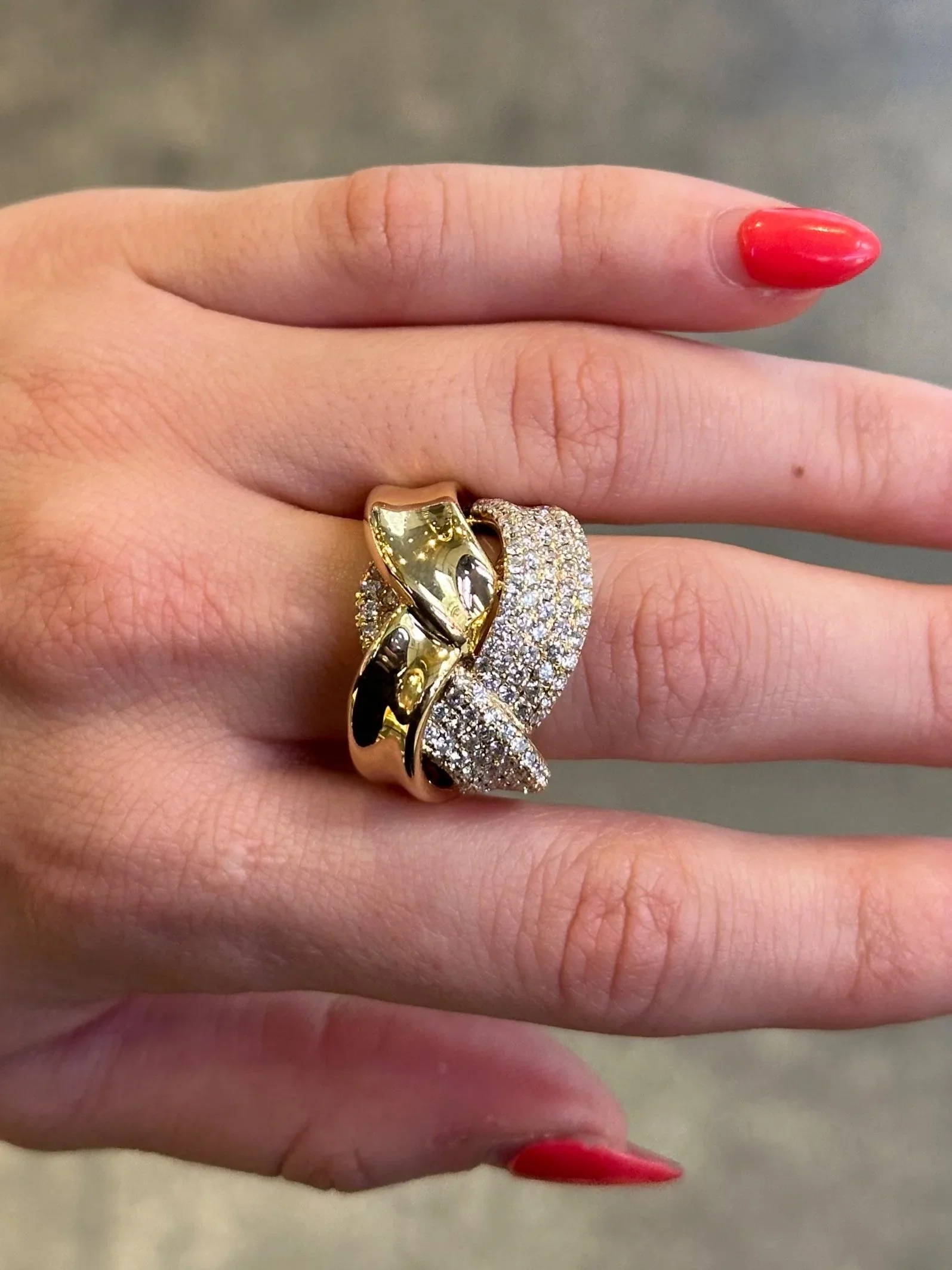 Ladies Pave Set Intertwined Round Diamond Ring
