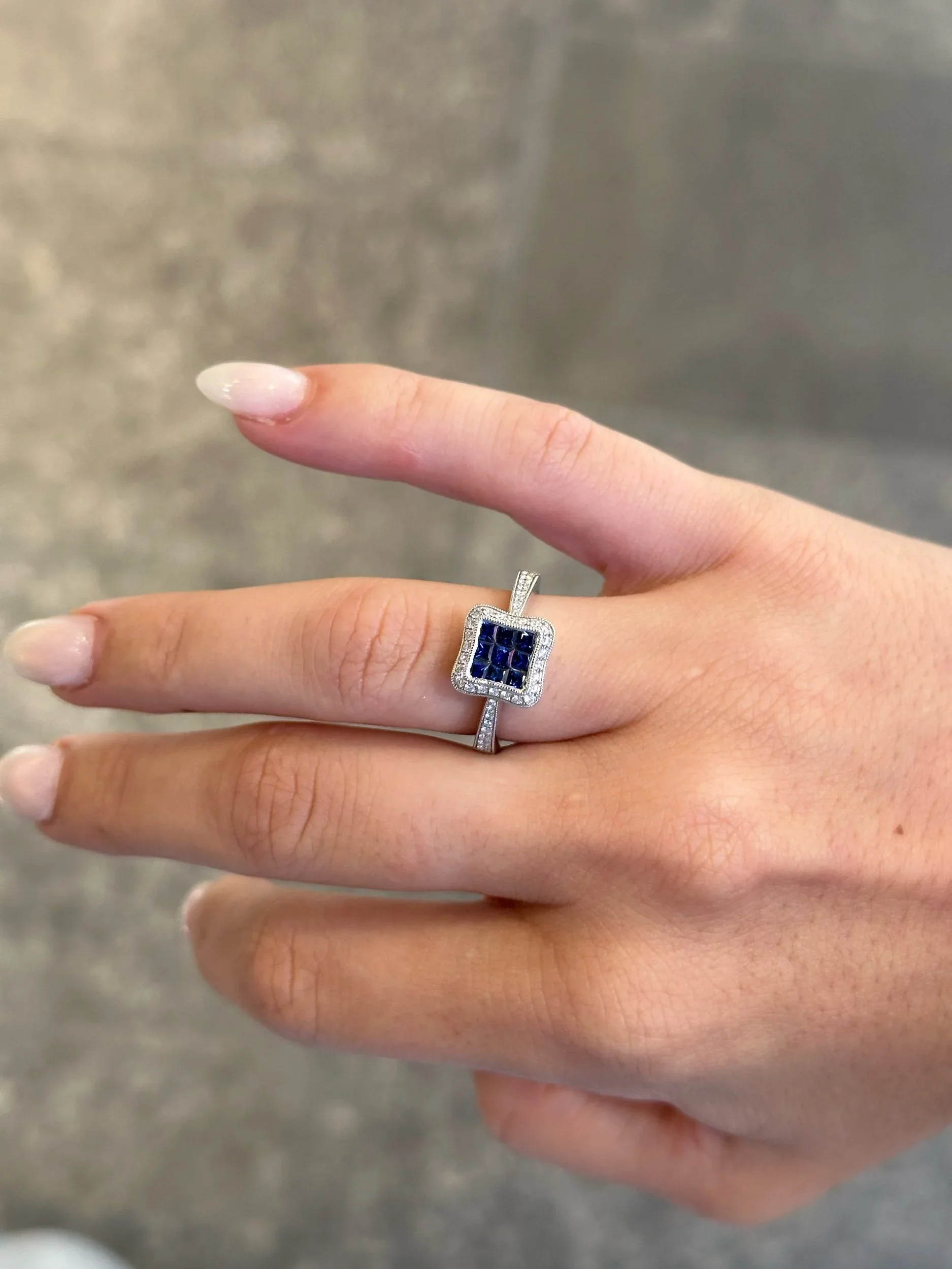 Ladies Princess cut Sapphire and Halo Round Diamond Milgrain Ring - Image 4