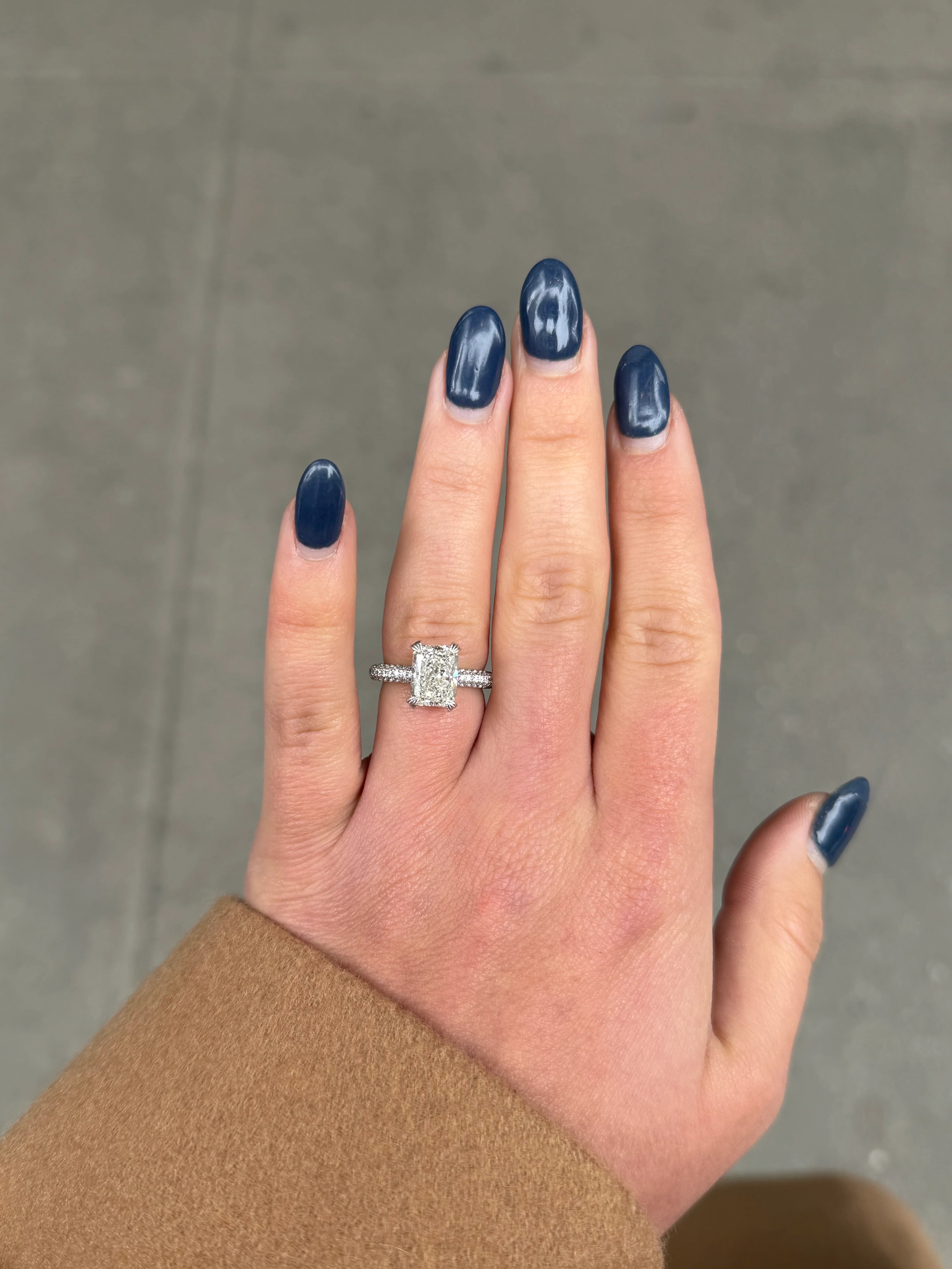 Ladies Radiant Engagement Ring with Under Halo - Image 2