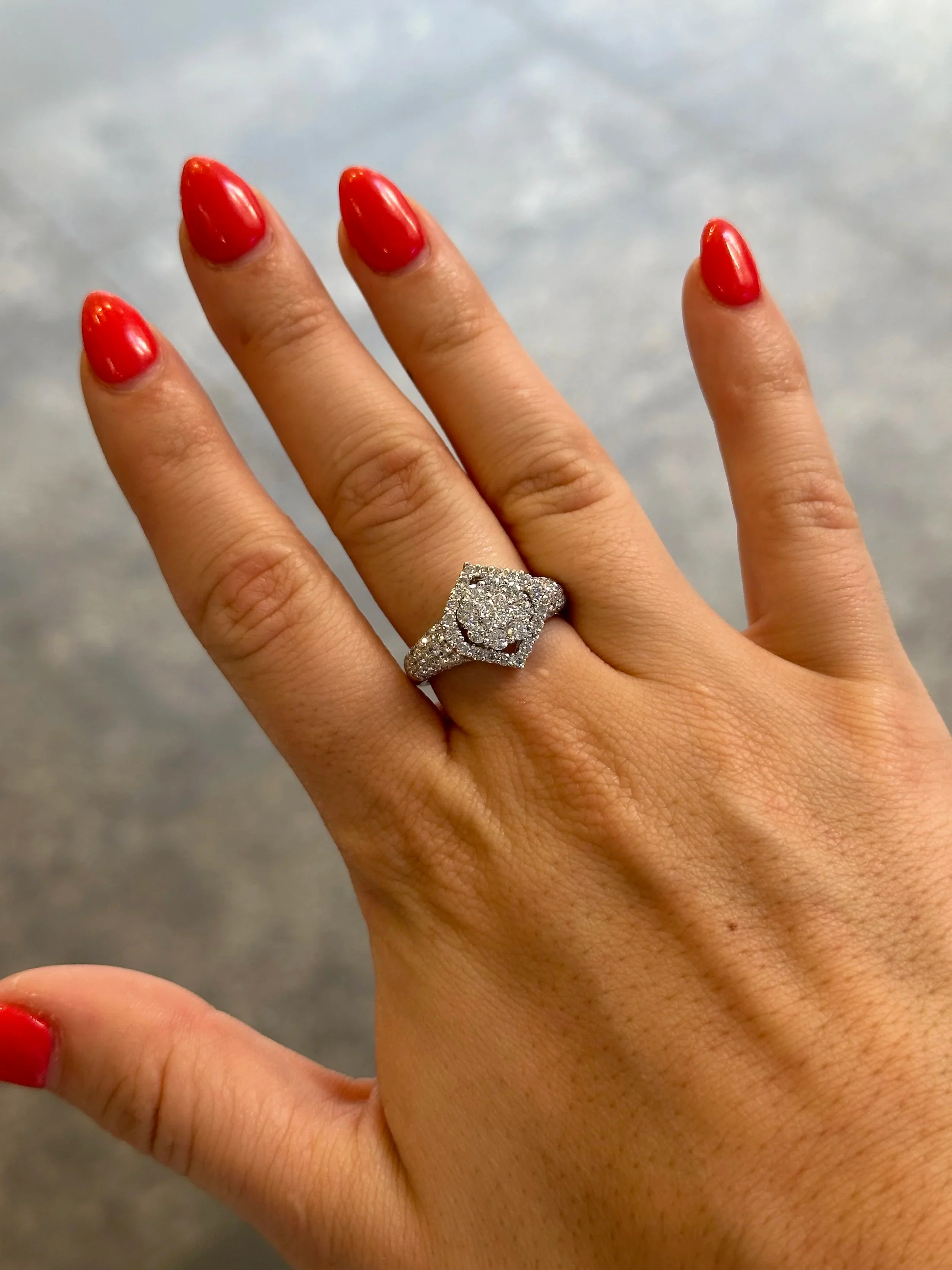 Ladies Round Cluster Center Diamond Ring - Image 4