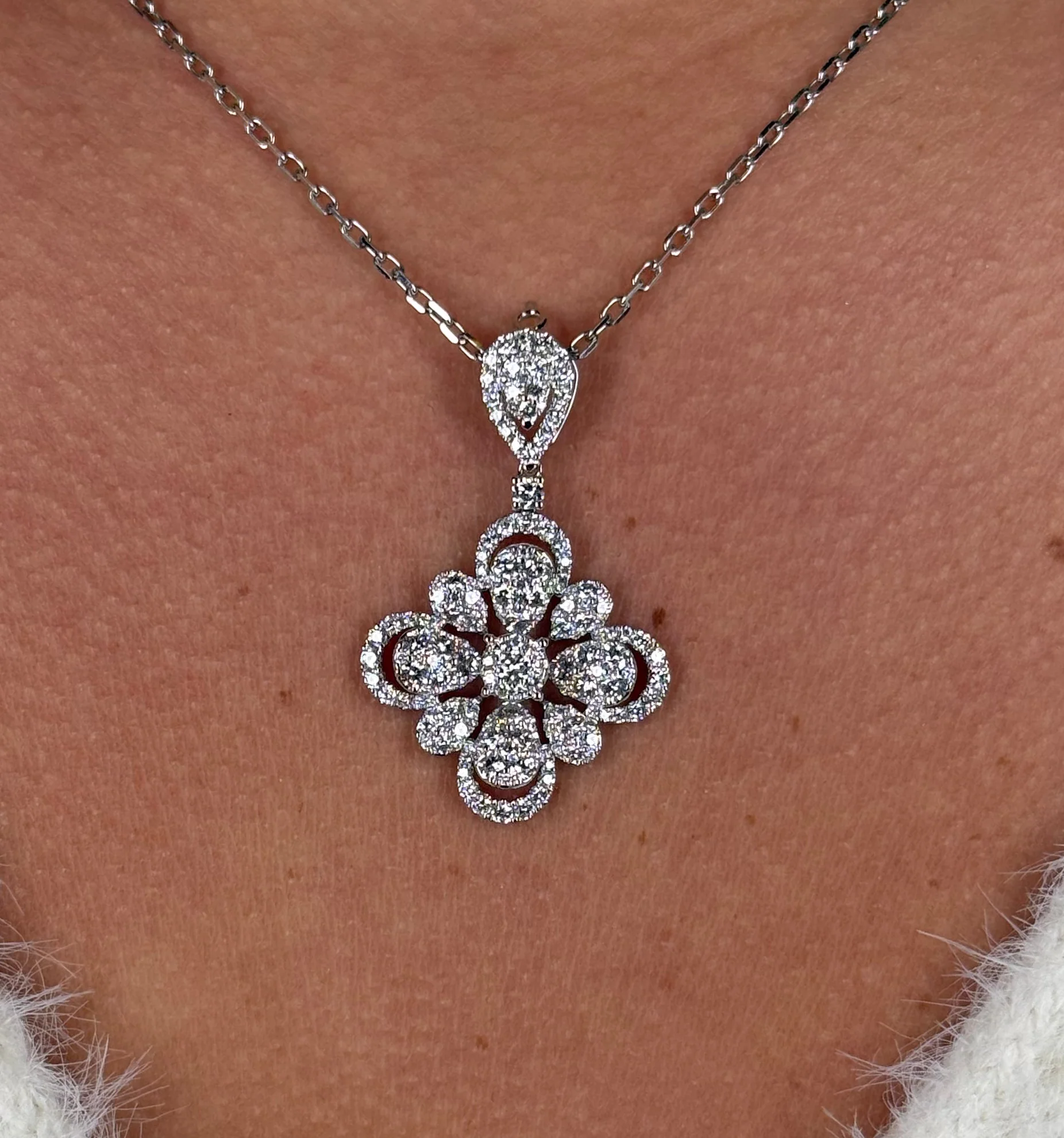 Ladies Round Diamond Cluster Flower Pendant