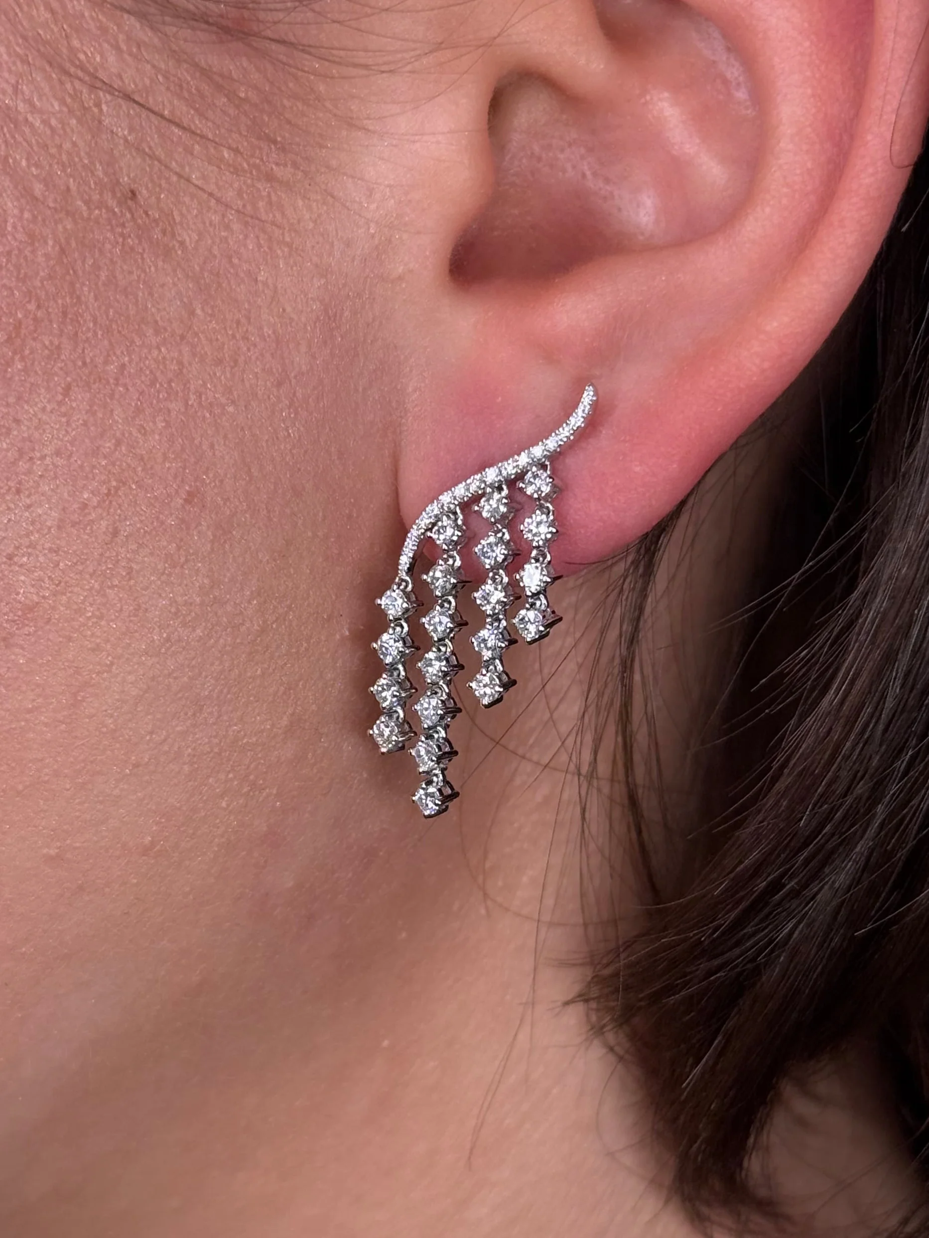 Ladies Round Diamond Dangling Climber Earring