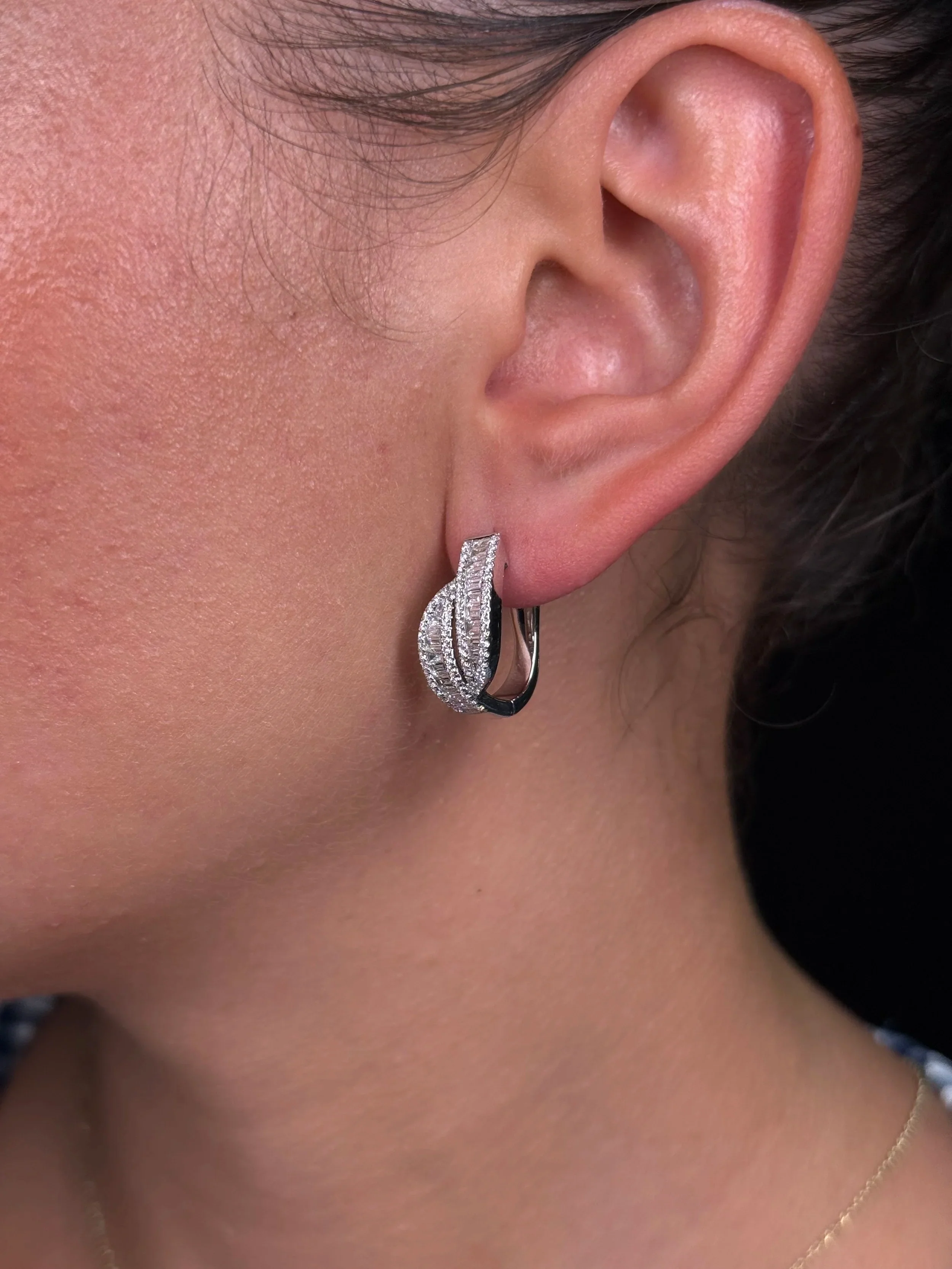 Ladies Side by Side Graduated Diamond Earring - Image 3