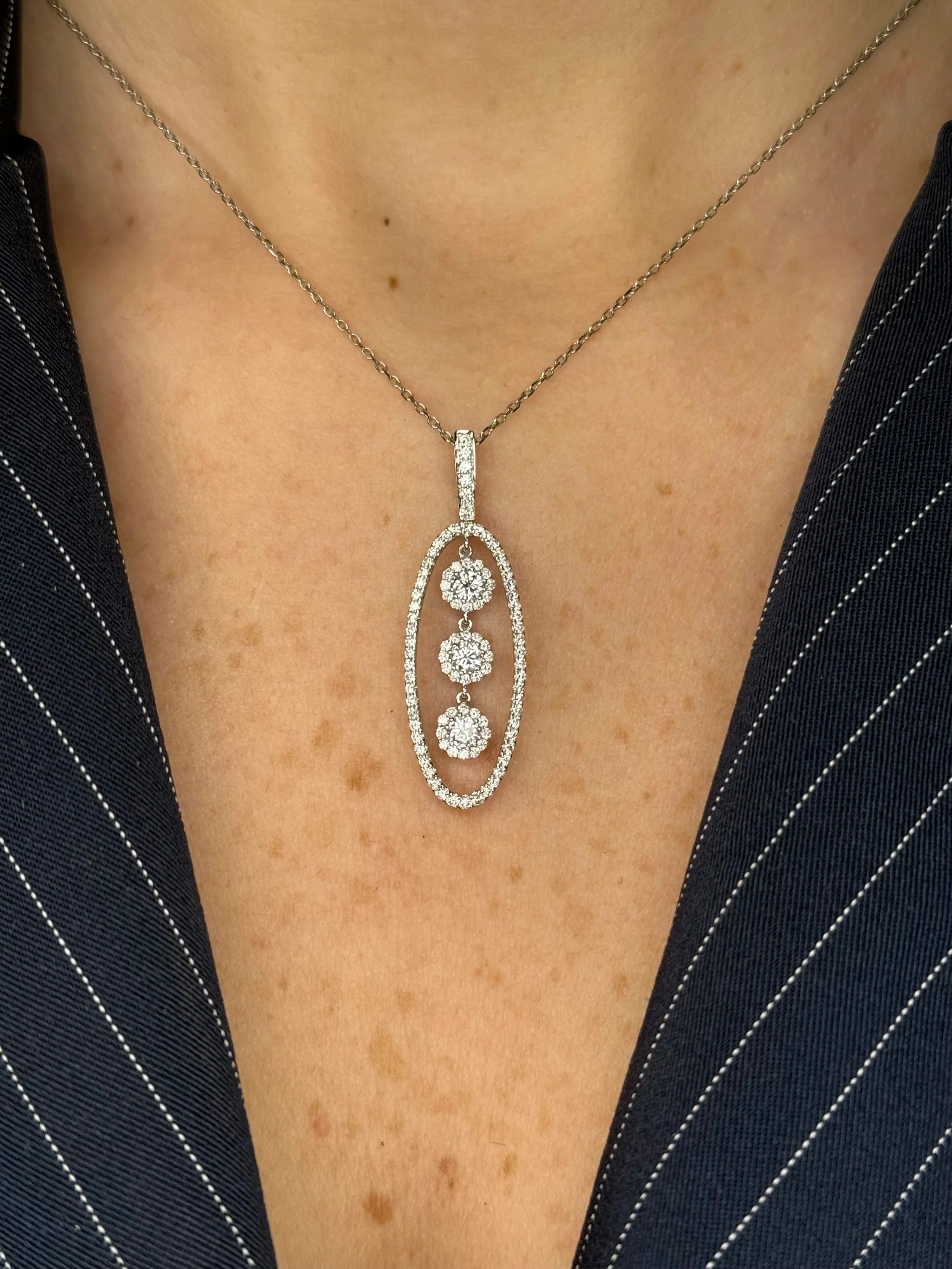 Ladies Spaced Out Halo Pendant - Image 2